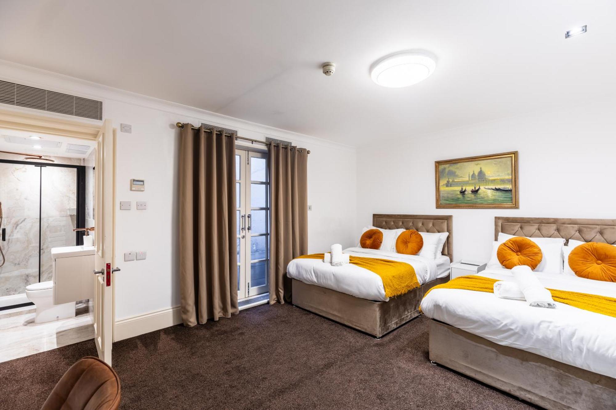 The Chapter - Mayfair Residences Hotel