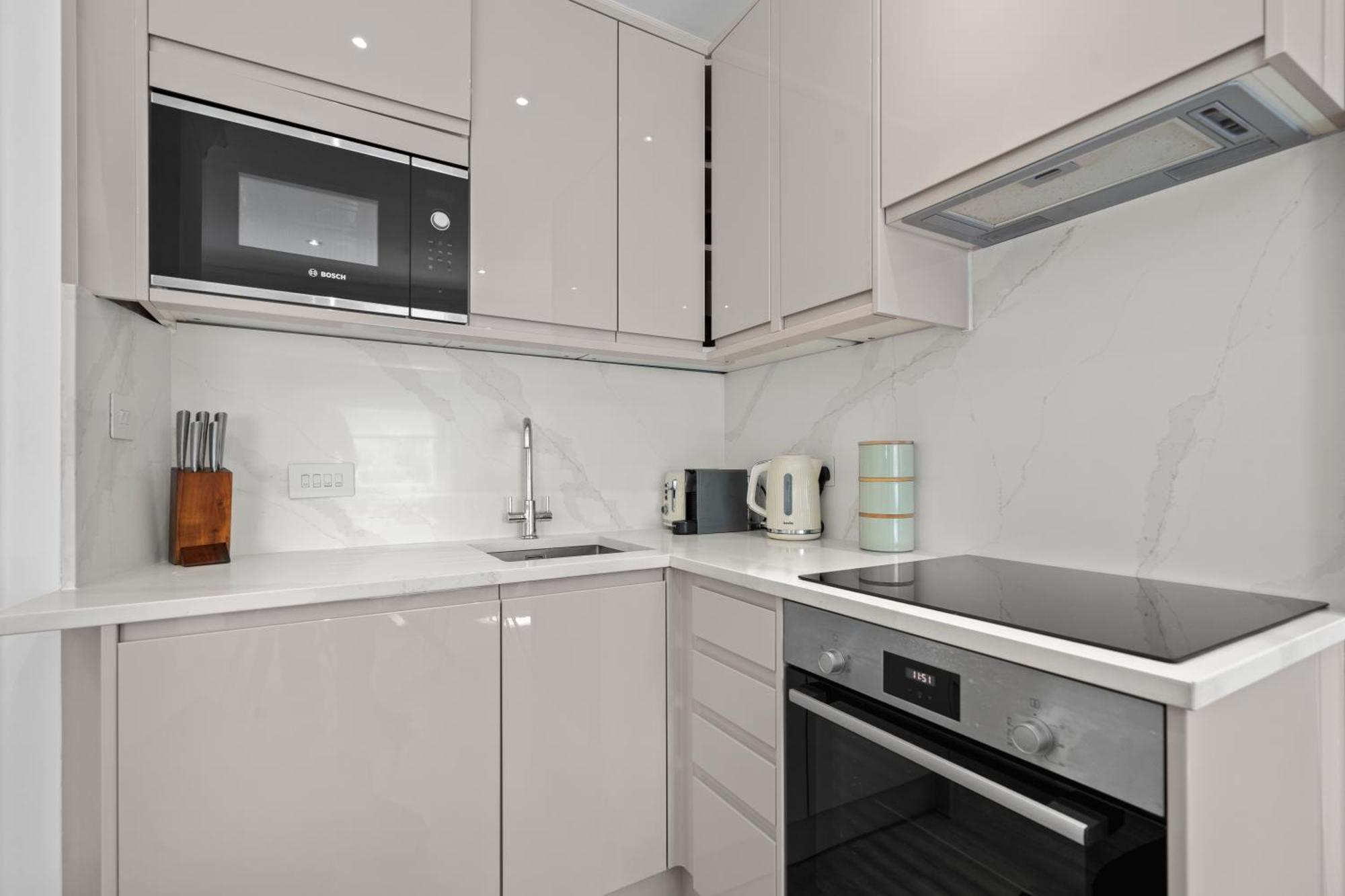 Stylish - Hyde Park Apartment London
