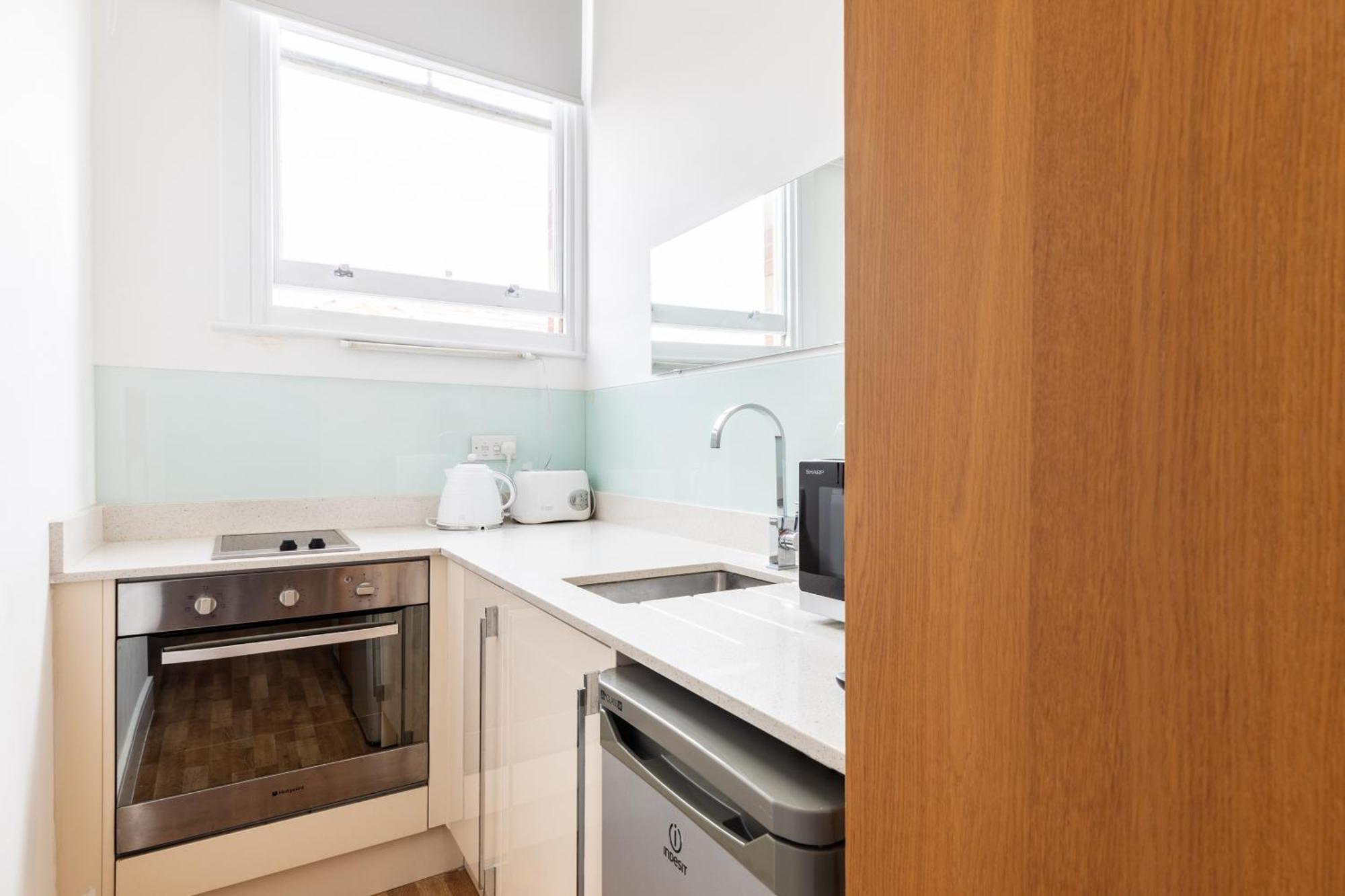 Clarges- Hsk Apartment London