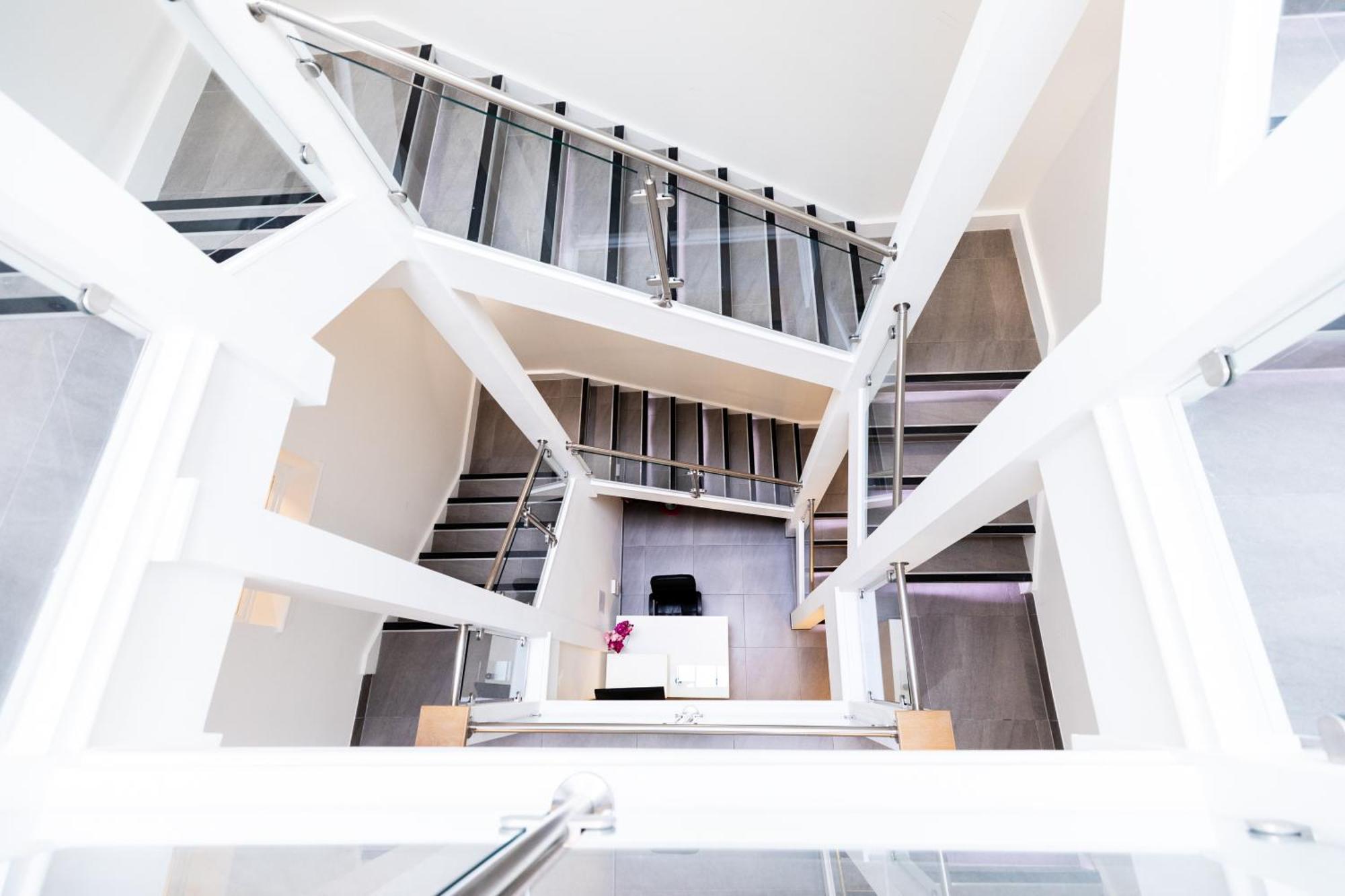 Clarges- Hsk Apartment London