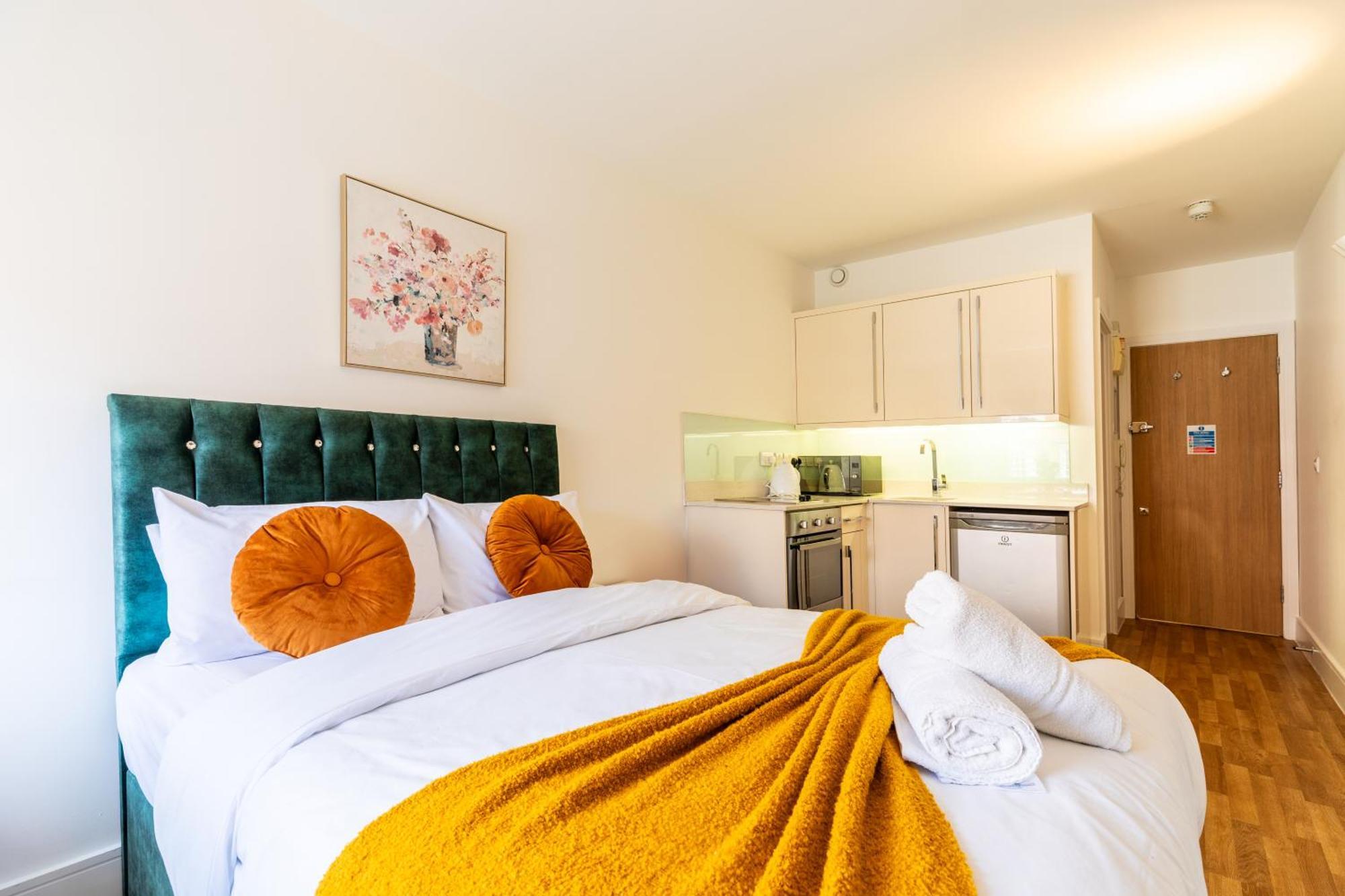 Apartment Clarges- Hsk