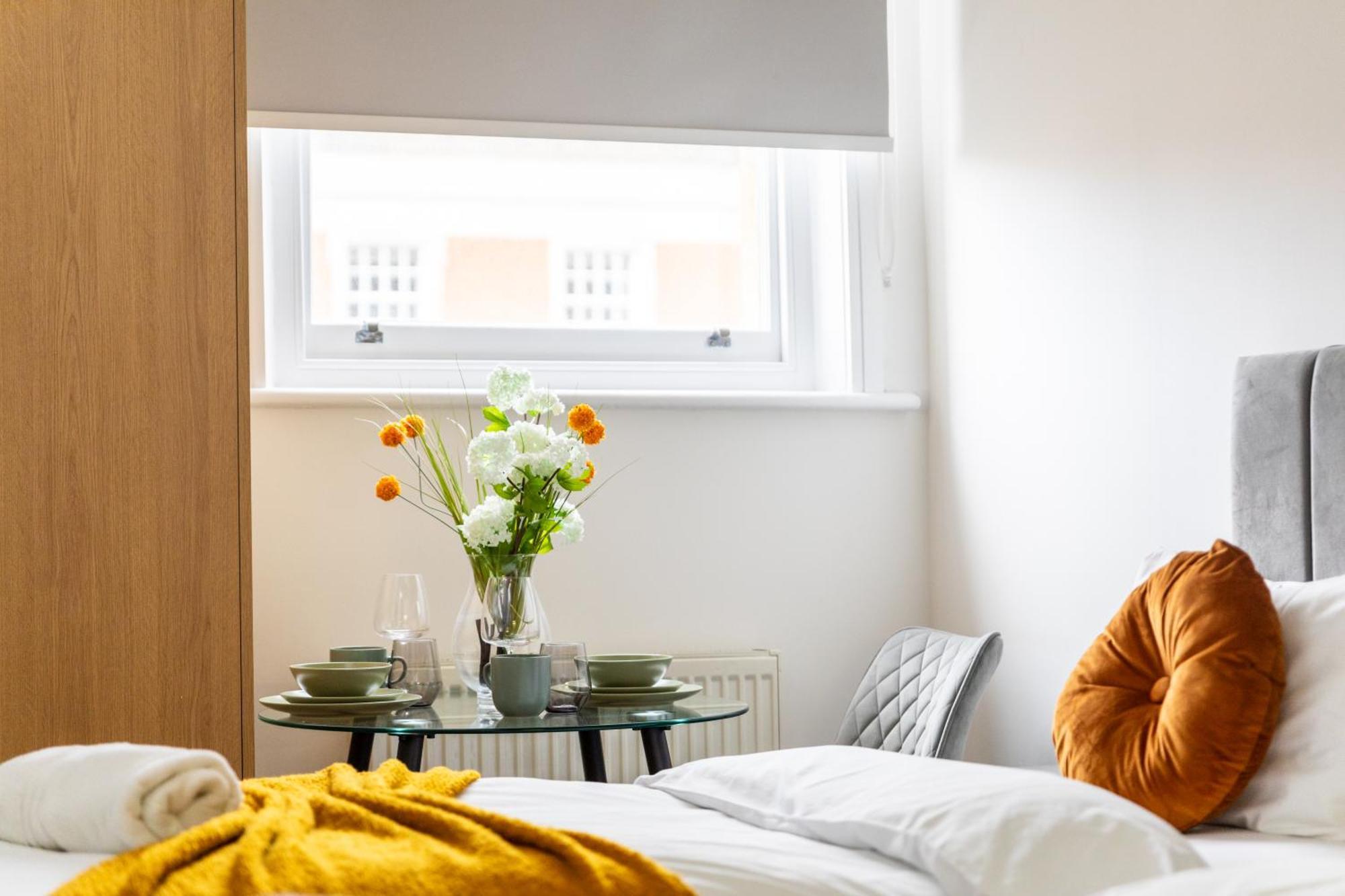 Clarges- Hsk Apartment