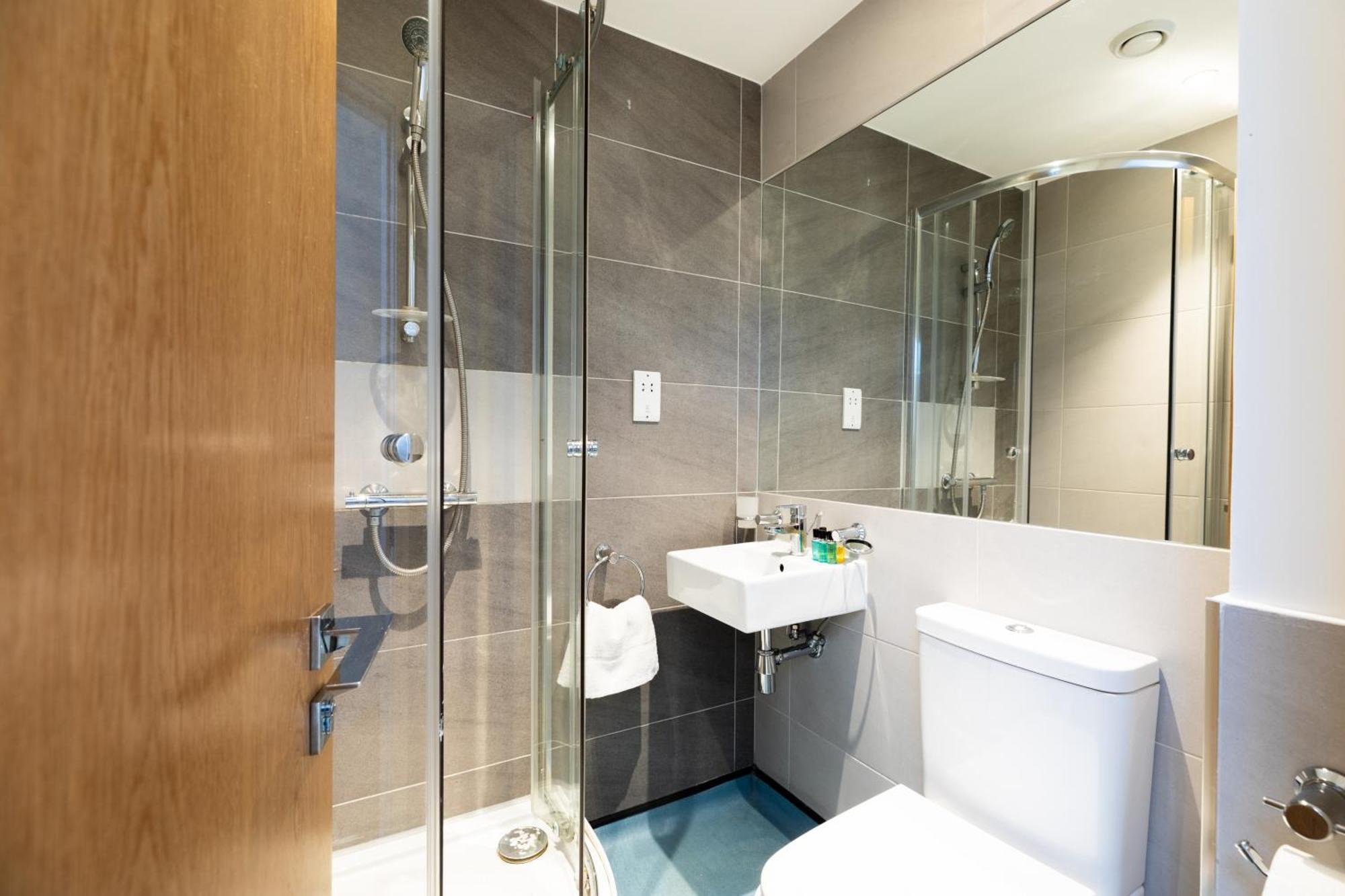 Apartment Clarges- Hsk