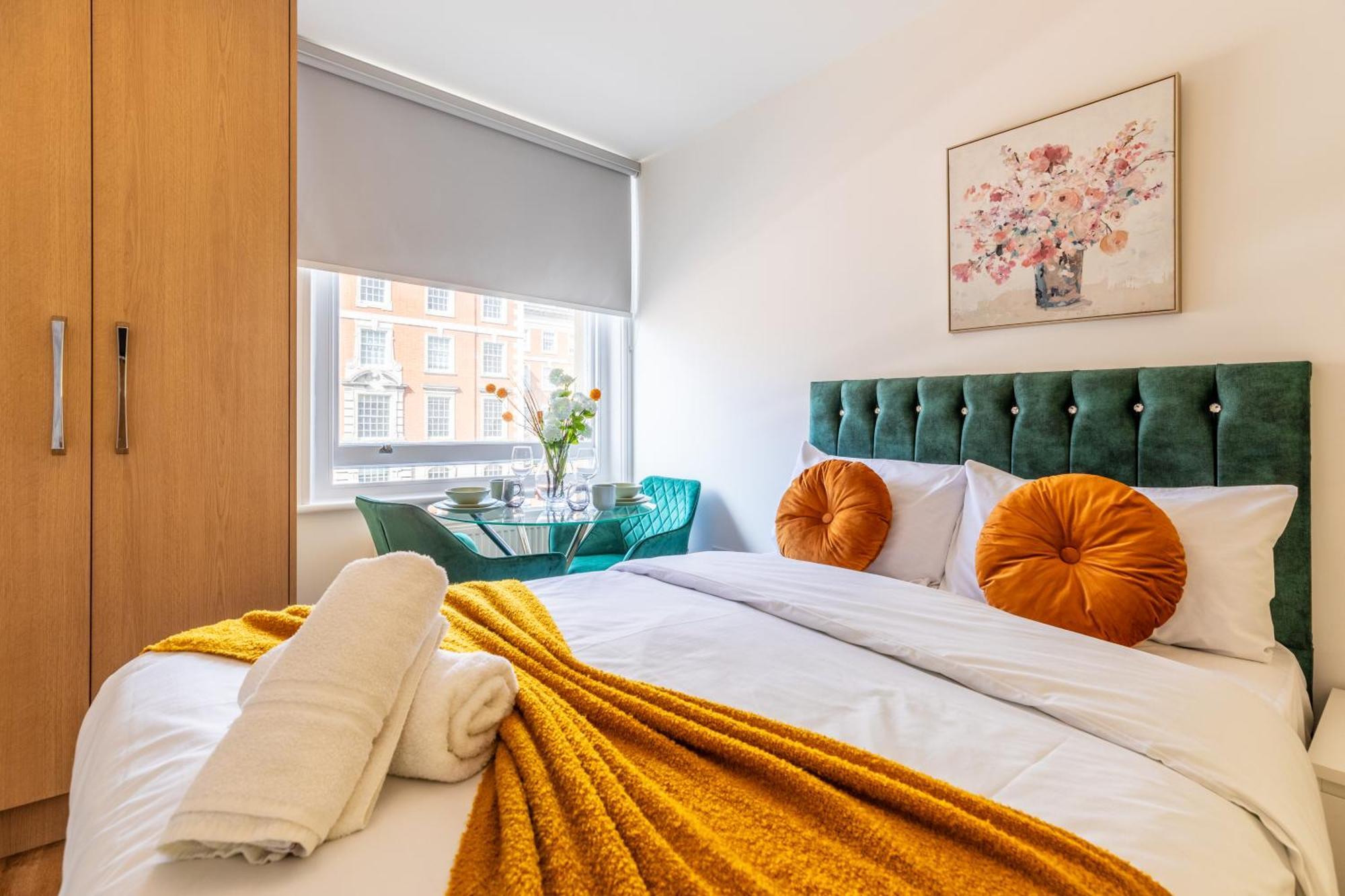 Clarges- Hsk Apartment London