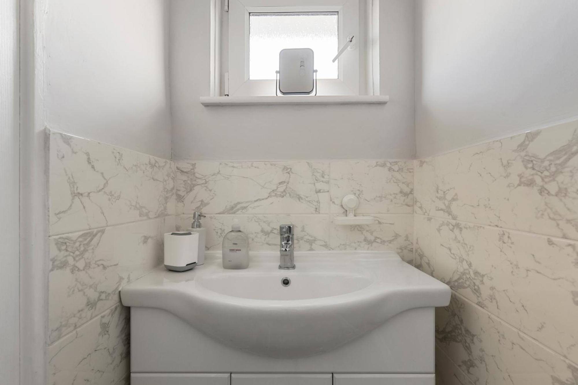 Three Bed Flat - 5 Minutes To Hoxton Station Apartment London