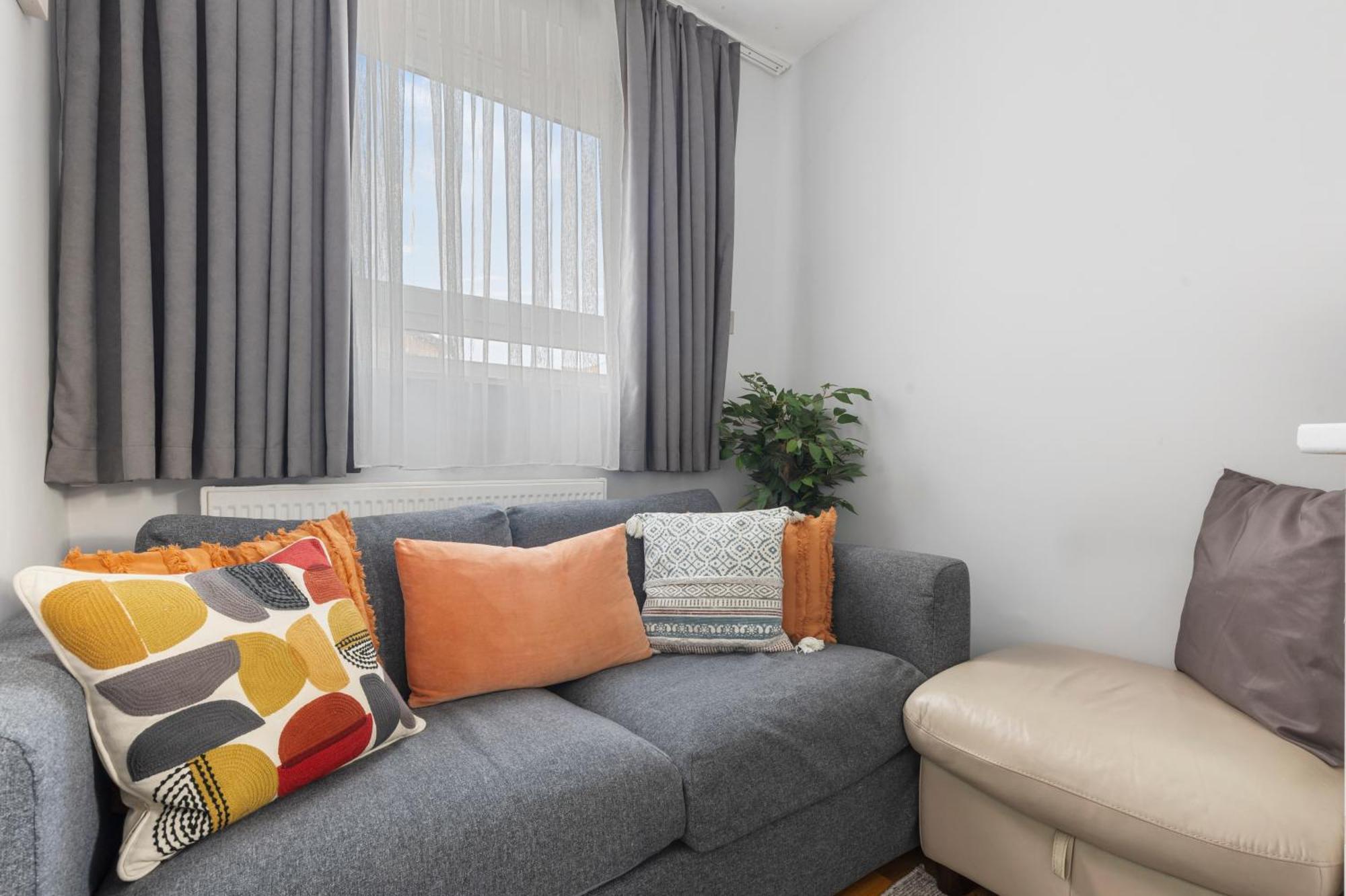 Three Bed Flat - 5 Minutes To Hoxton Station Apartment London