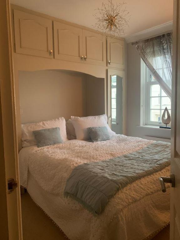 Regency Town House