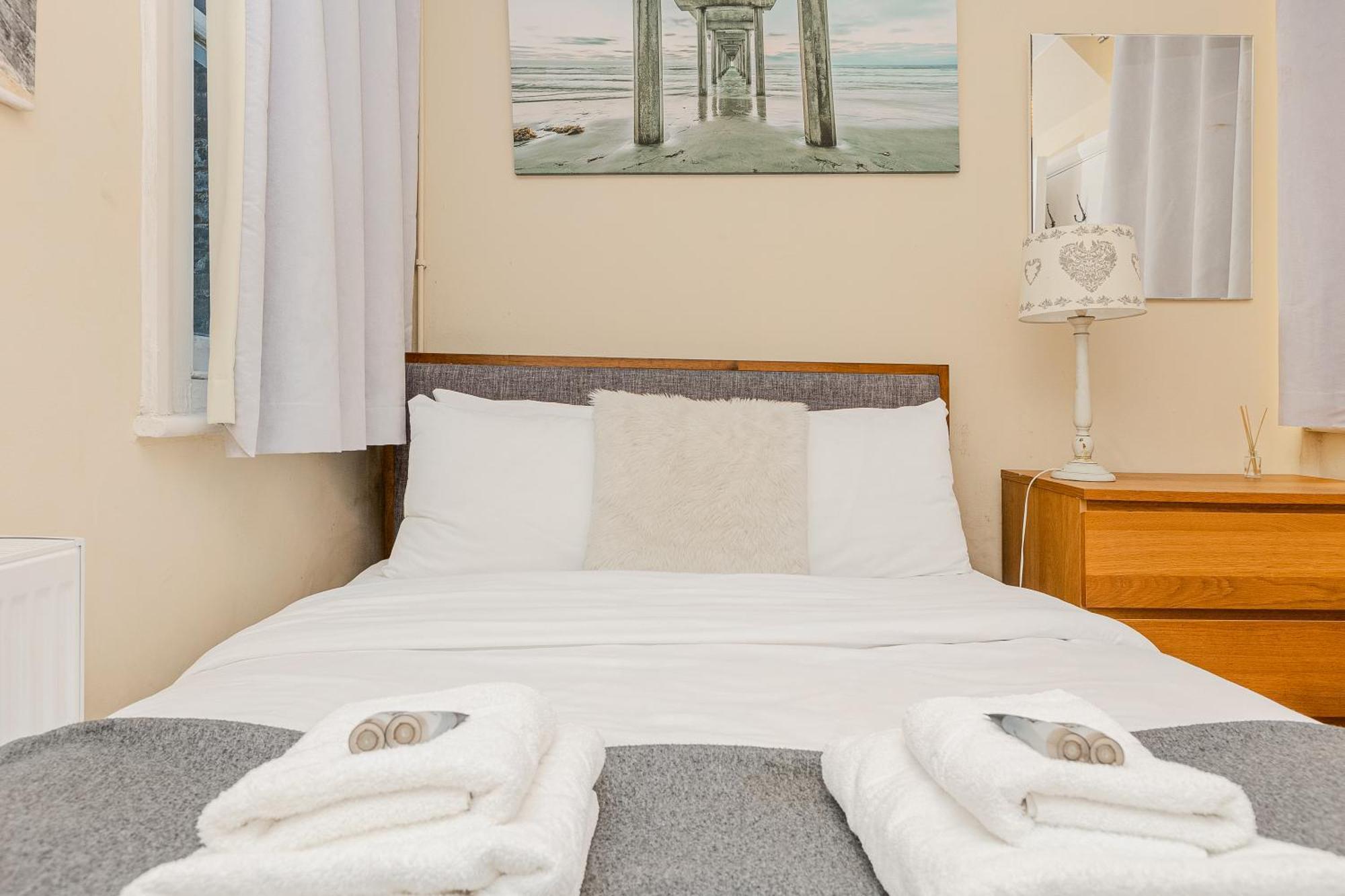 Cozy In A Gorgeous Victorian House Homestay