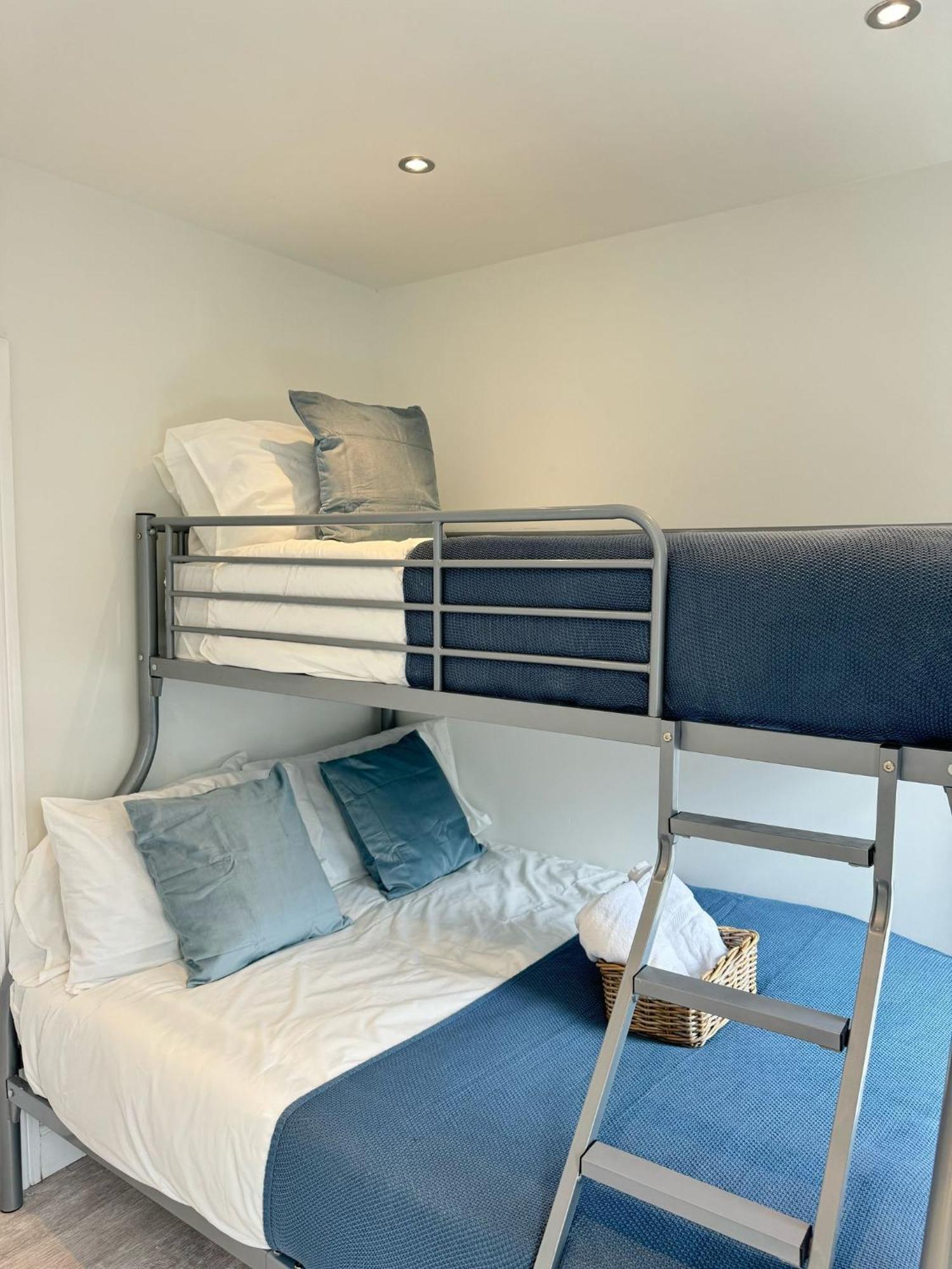 Stratford Park Guest house