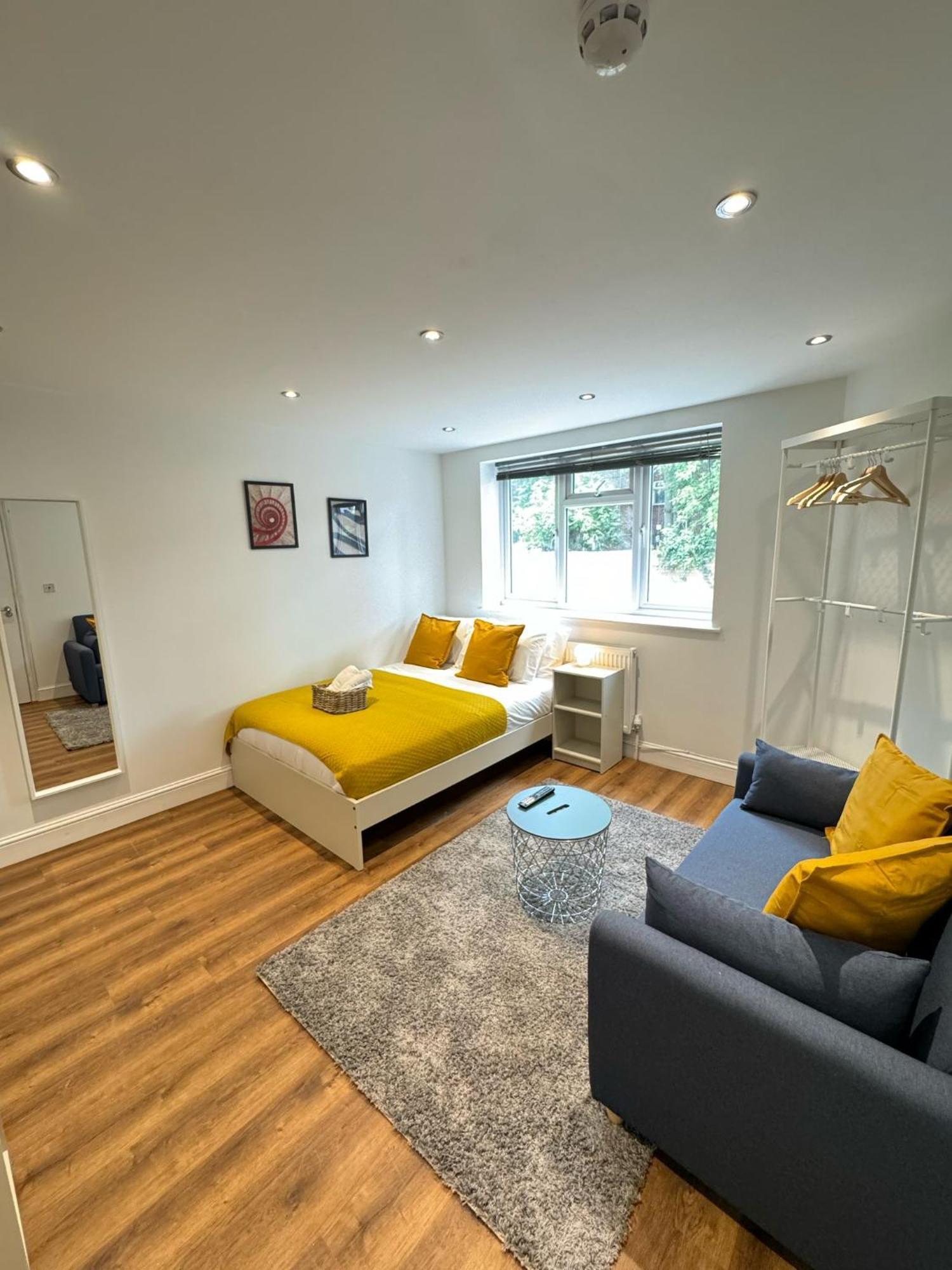 Stratford Park Guest house *