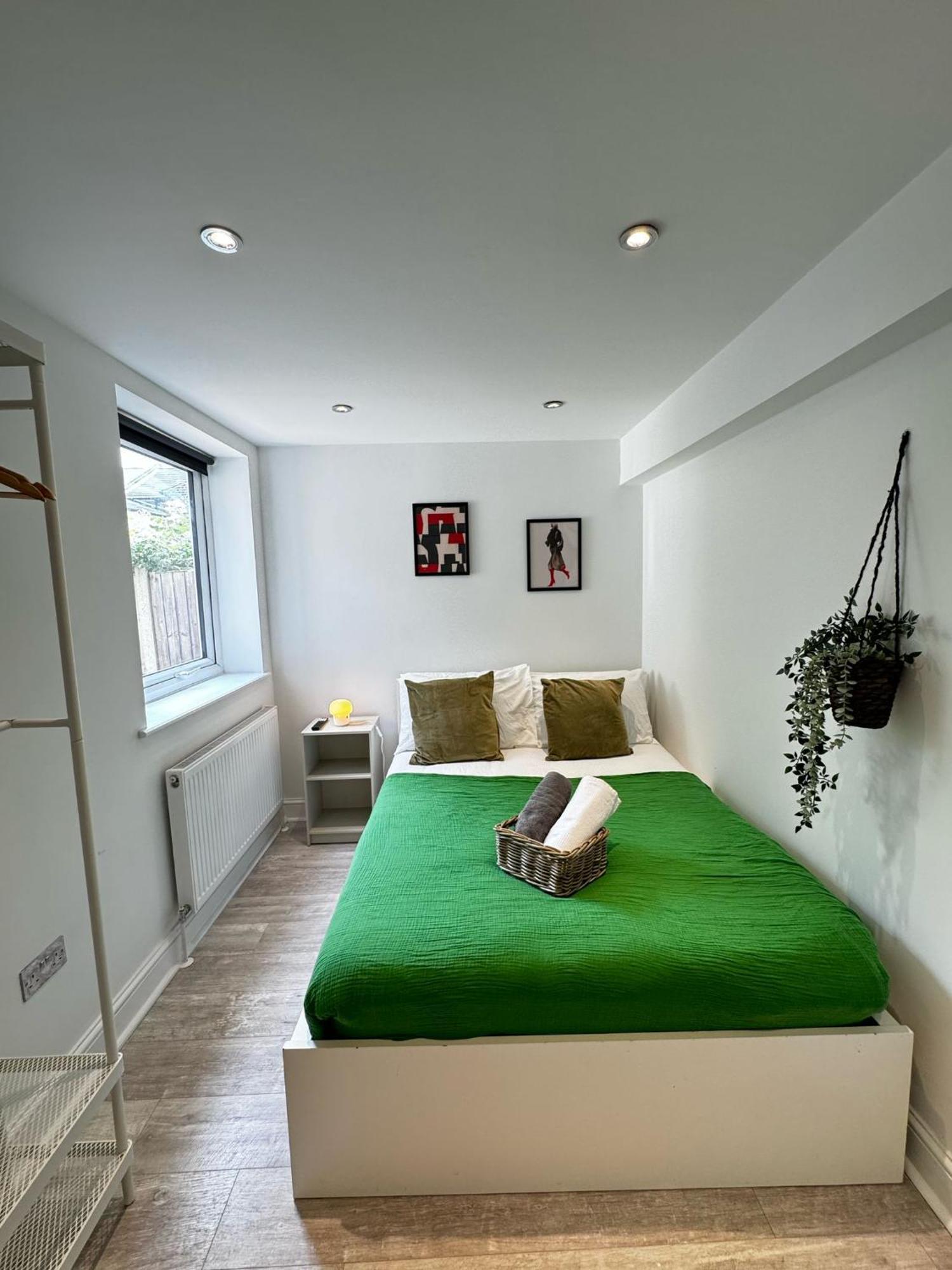 Guest house Stratford Park *