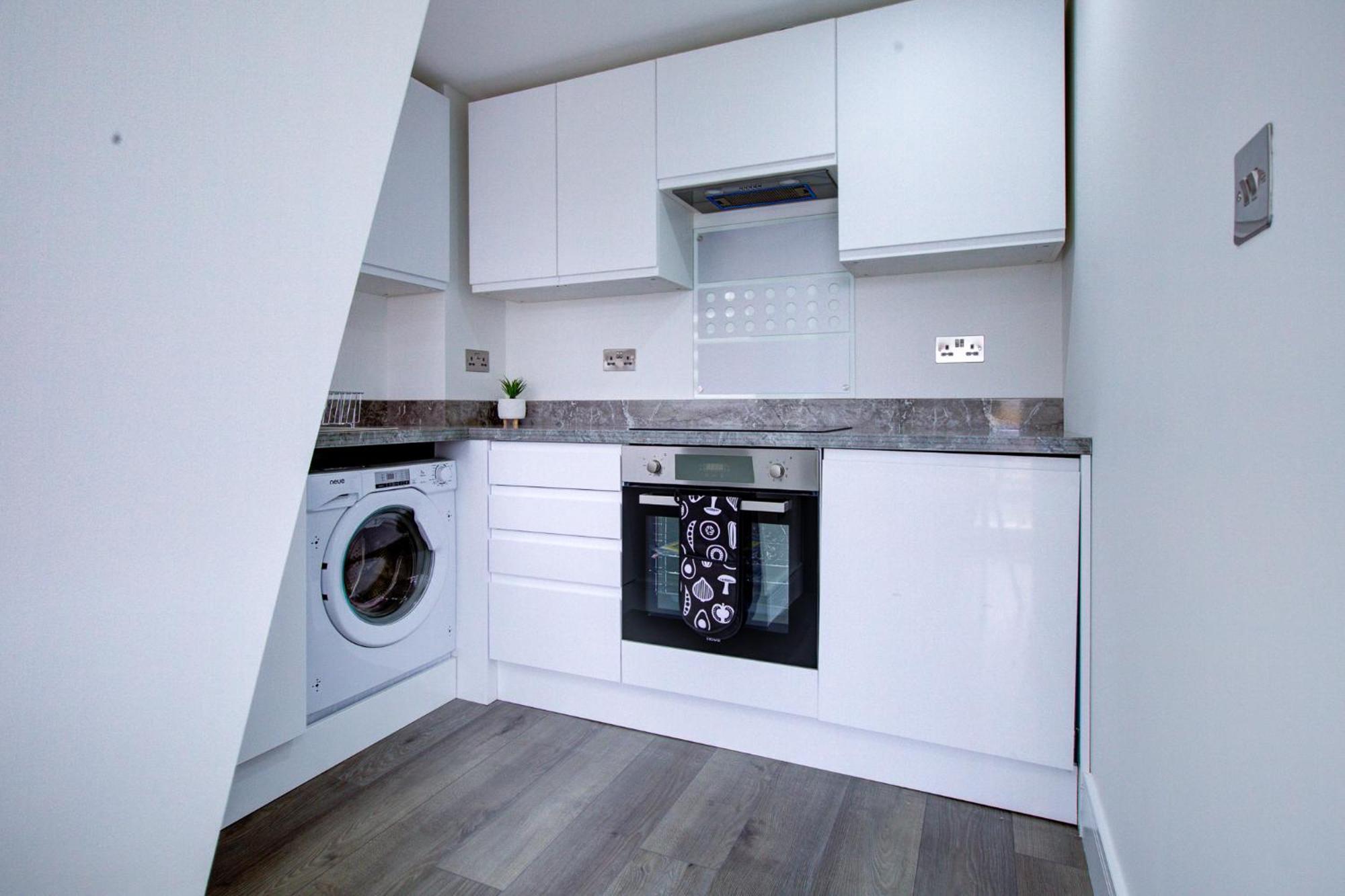 Hybrid Resi - Wandsworth Close To Clapham London