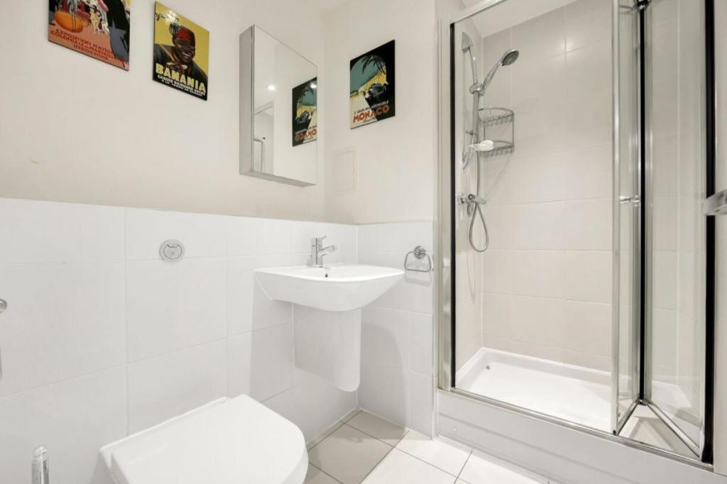 Leilighet Athera - Festival Quarter, Canary Wharf 2 Bed, 2 Bath With Balcony And Gym Facility *