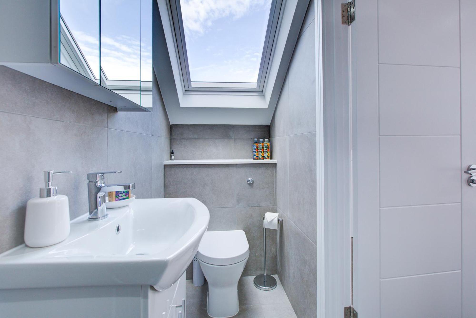 Hybrid Resi - Wandsworth Close To Clapham London