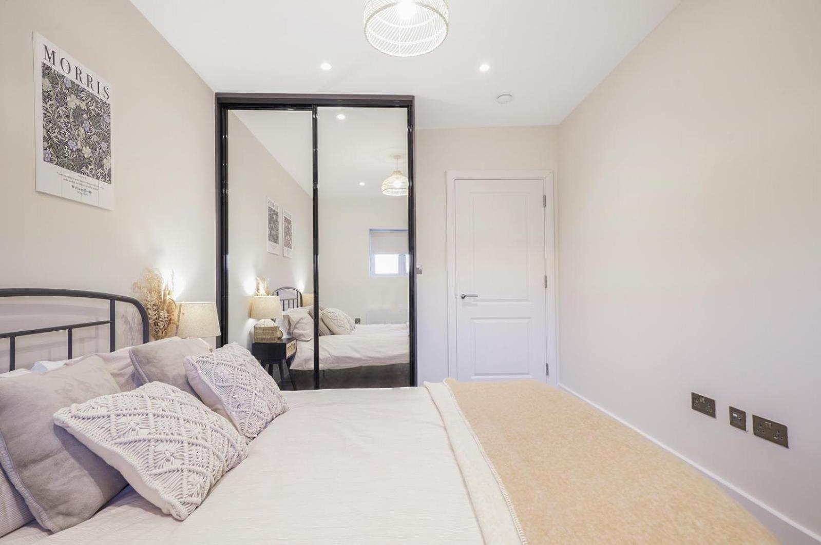 Apartment Hububb Beechwood Grove London