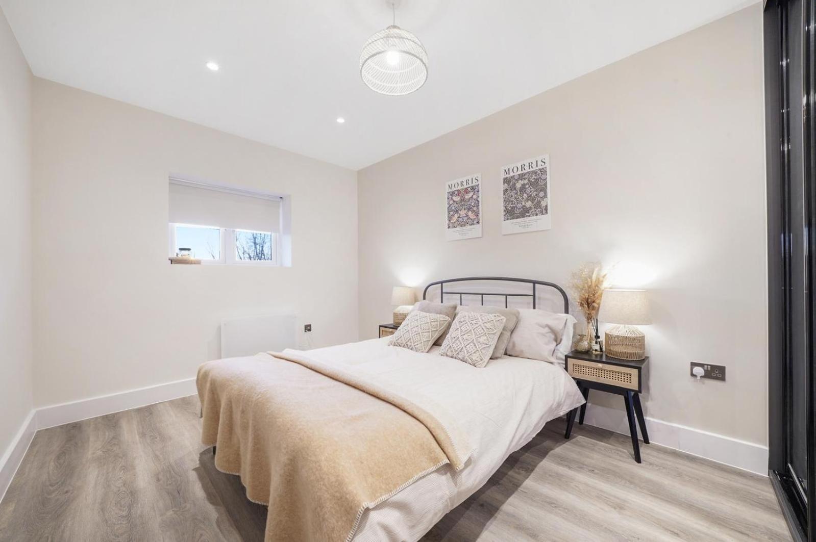 Apartment Hububb Beechwood Grove London