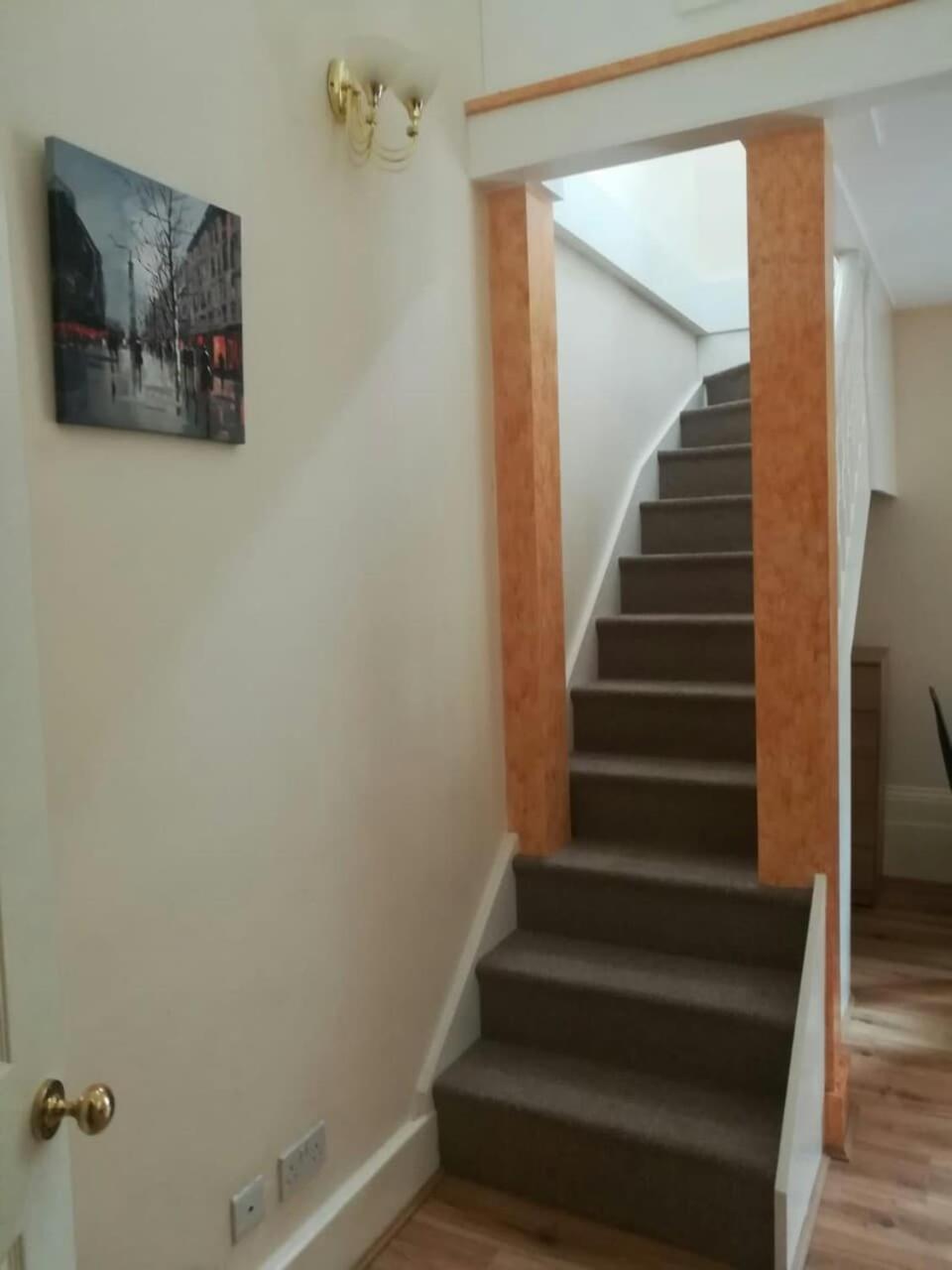 Apartment Timeless Hyde Park Maisonette, 3br, 2ba And Lounge