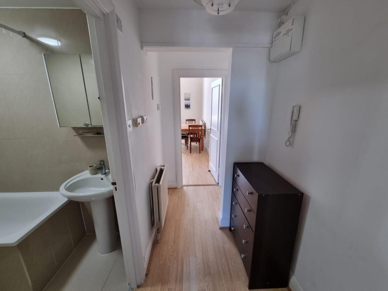 Apartment The Hyde Park Atelier - Bright & Spacious 2br