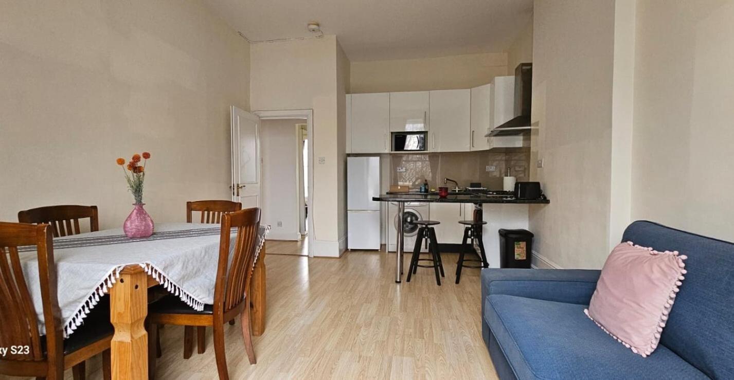 Apartment The Hyde Park Atelier - Bright & Spacious 2br