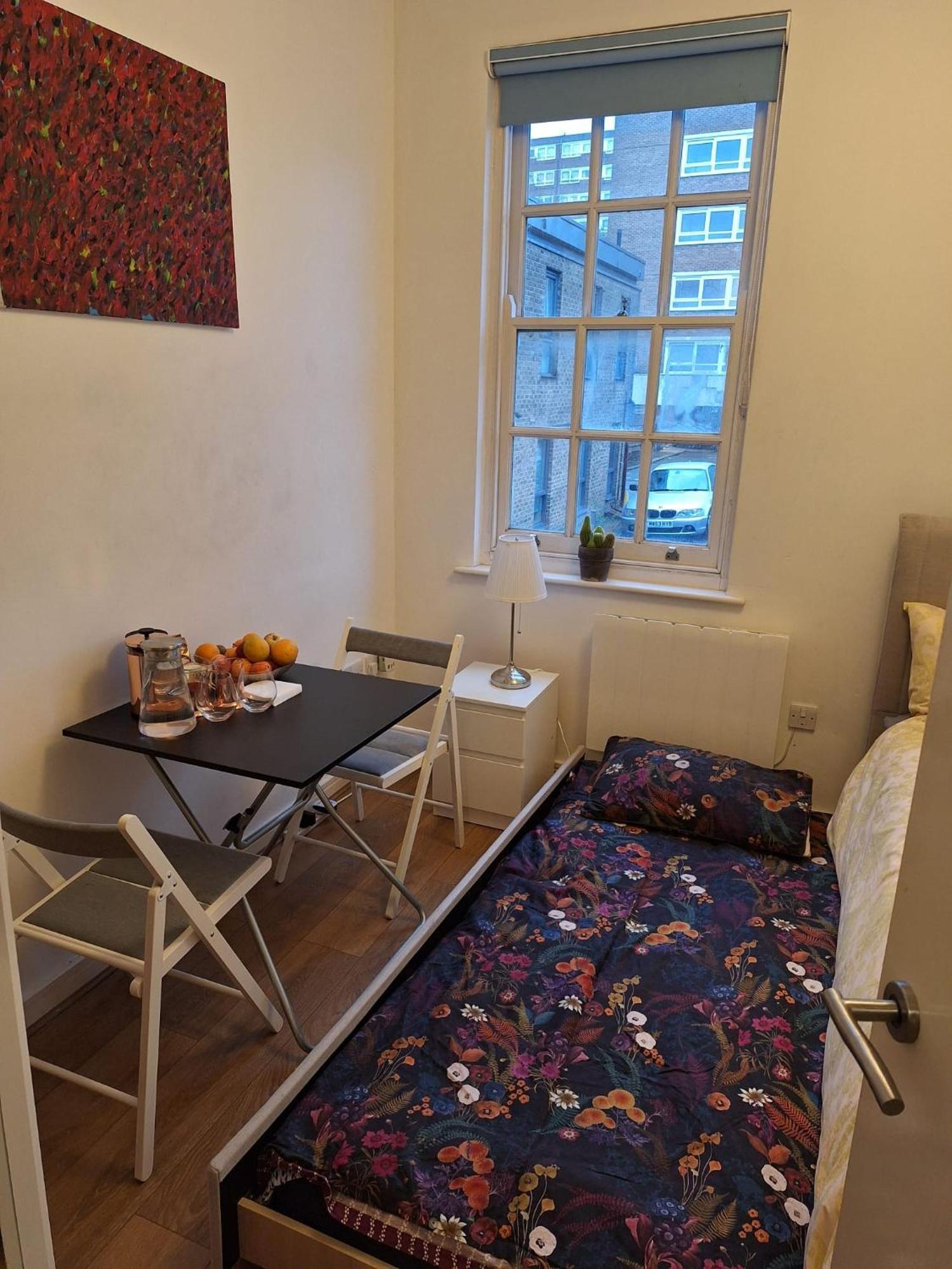 Listed Building Close To River Thames Homestay