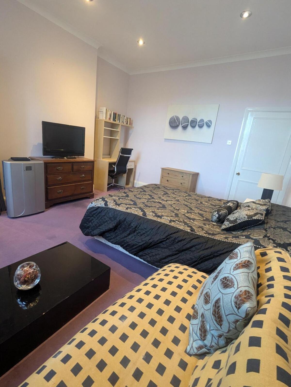 Apartment Stunning Three Bed In West Hampstead *