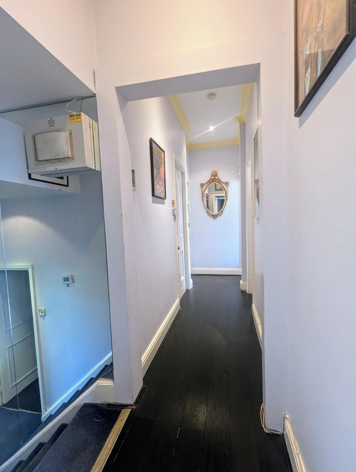 Stunning Three Bed In West Hampstead Apartment London