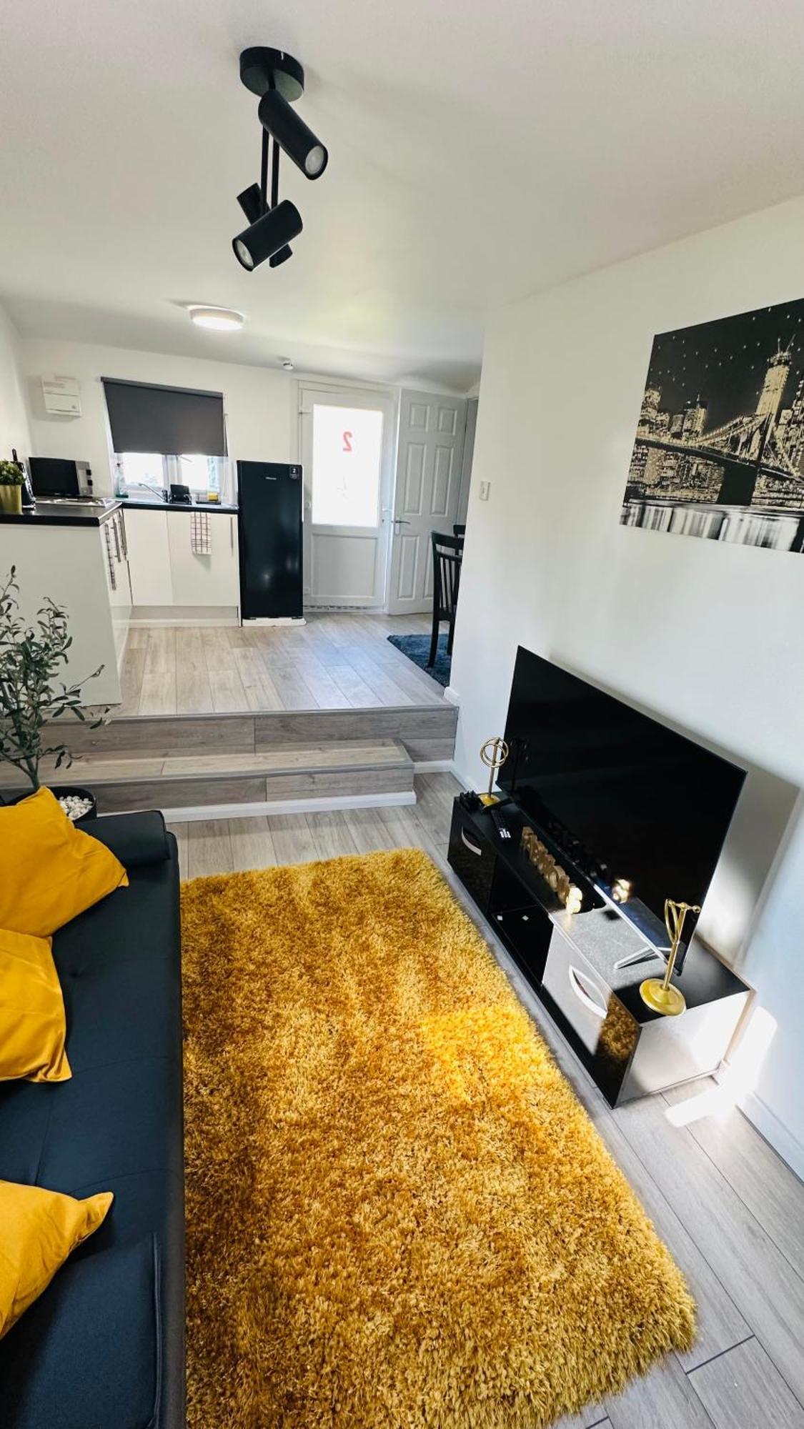 Cosy And Comfy Deluxe Entire Apartment