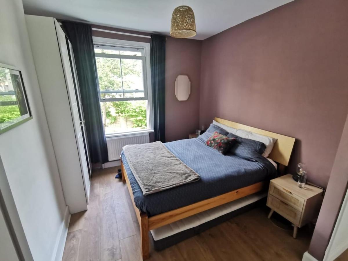 Quiet Stunning 2-bedroom Flat With Private Garden Holiday home