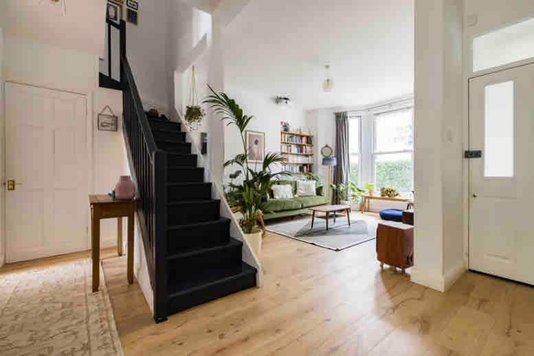Quiet Stunning 2-bedroom Flat With Private Garden Holiday home *