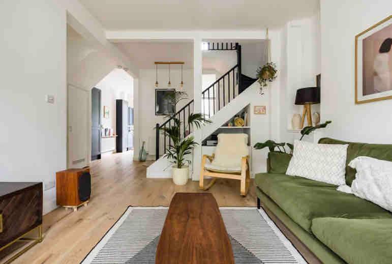 Quiet Stunning 2-bedroom Flat With Private Garden * London