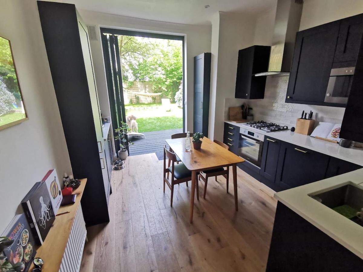 Holiday home Quiet Stunning 2-bedroom Flat With Private Garden London