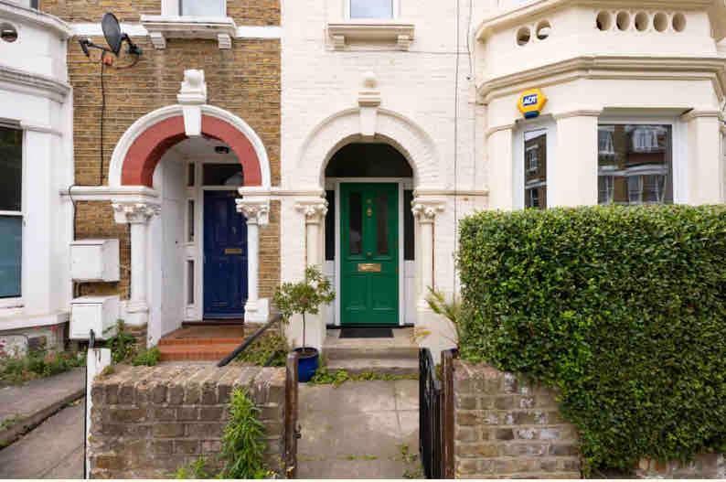 Quiet Stunning 2-bedroom Flat With Private Garden Holiday home