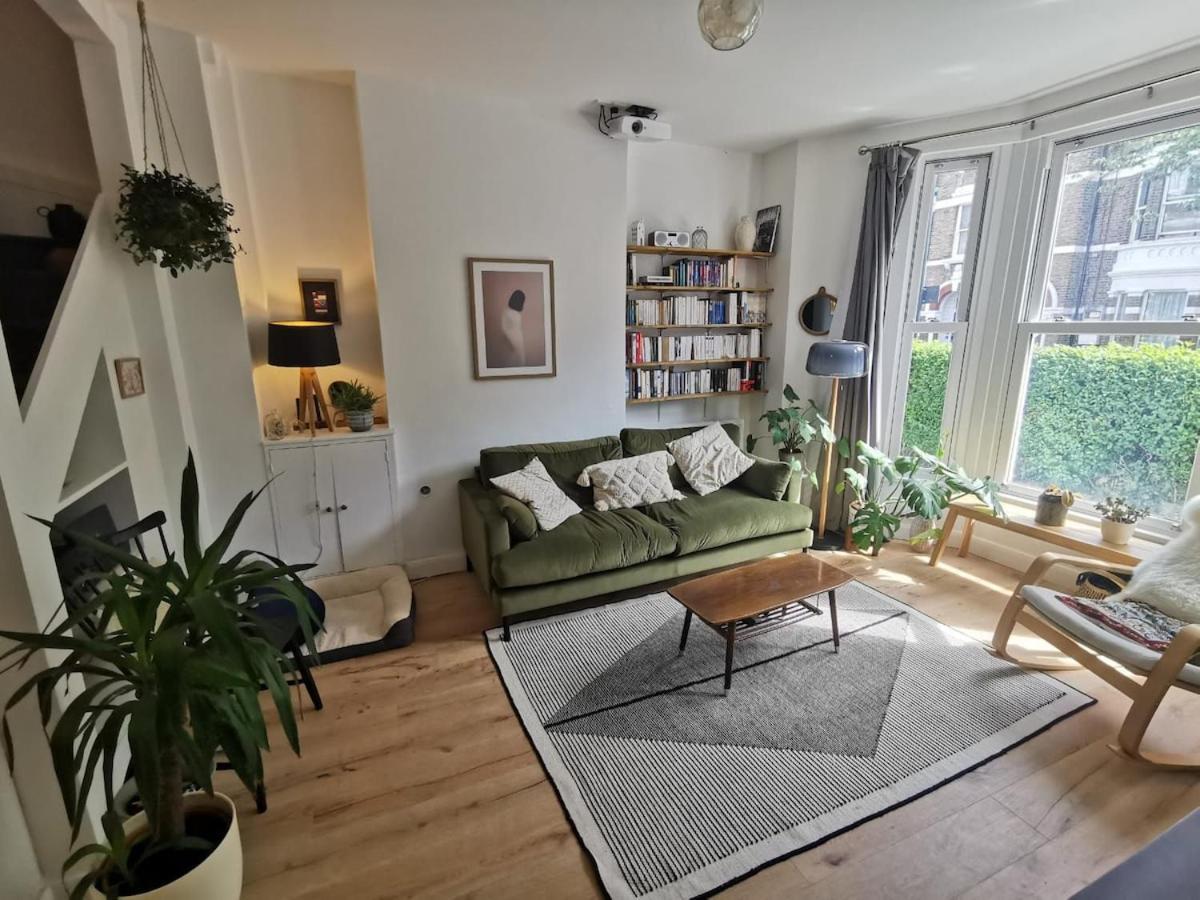 Quiet Stunning 2-bedroom Flat With Private Garden * London