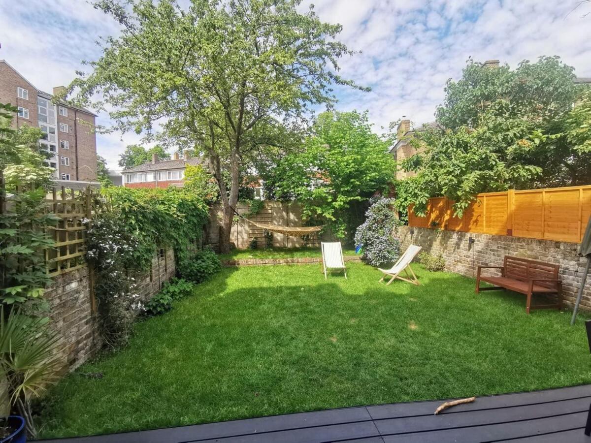 Holiday home Quiet Stunning 2-bedroom Flat With Private Garden