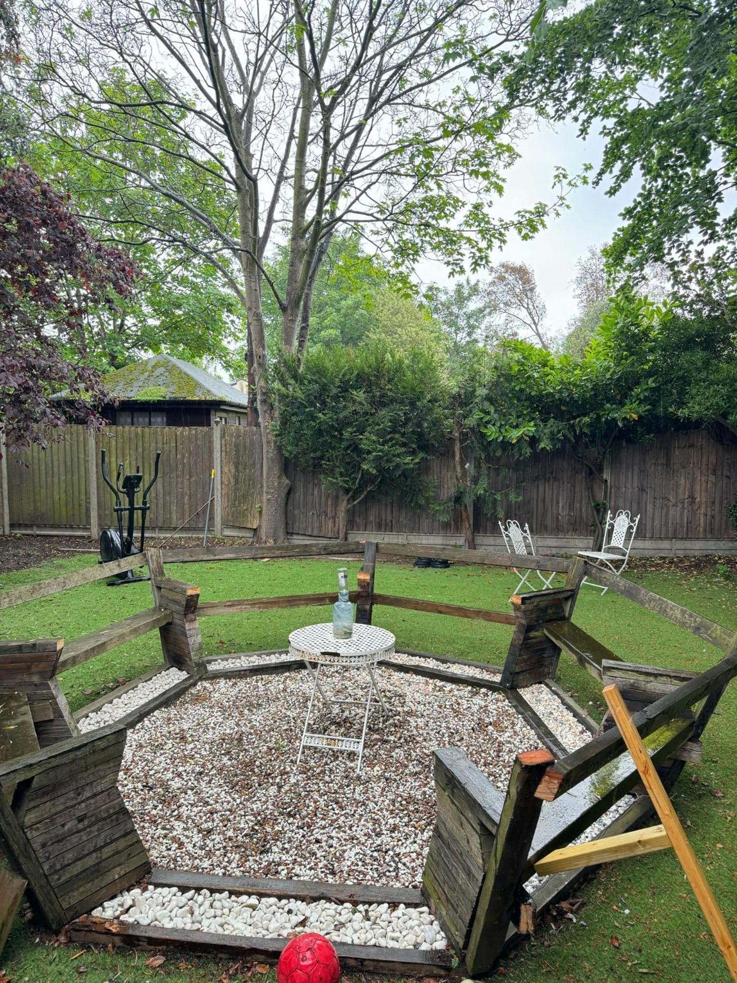 Stratford Park Guest house *