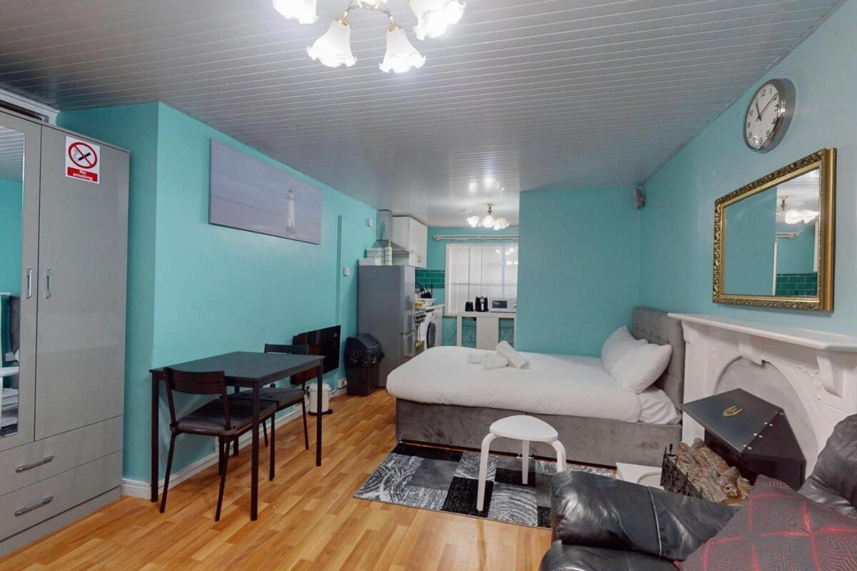 Spacious With Easy Access To The Centre Londen