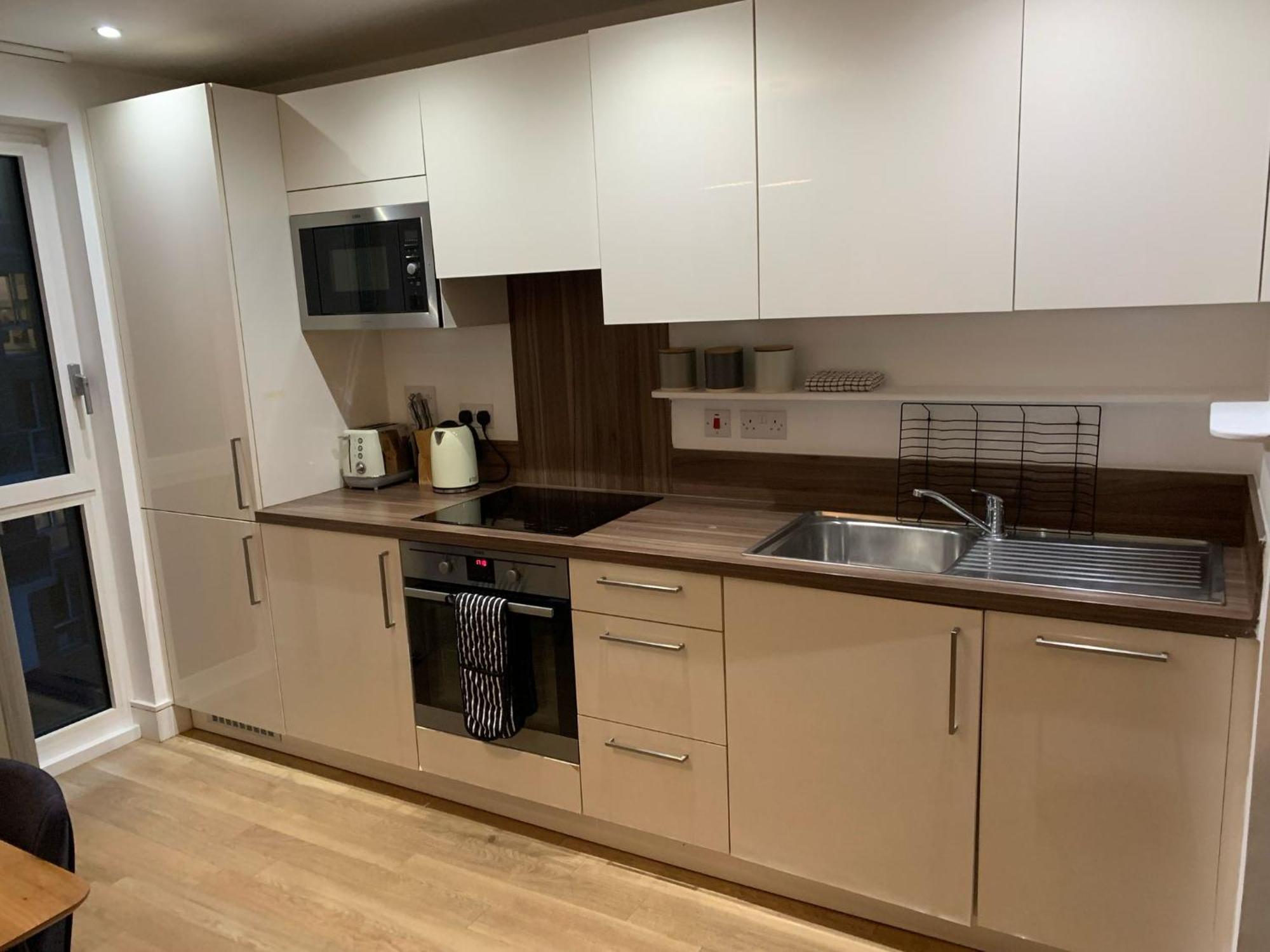 Apartment Modern Flat In Bromley By Bow *