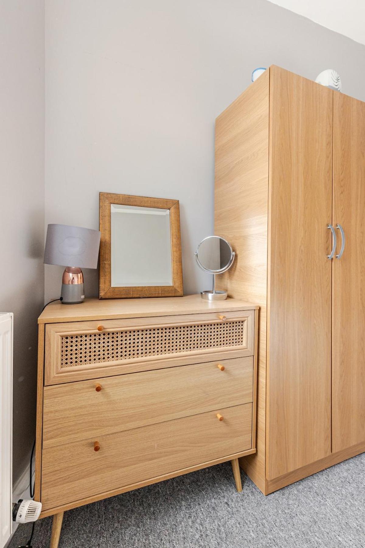 Appartement Spacious 2 Bed 2 Bath With Free Parking For 2 Cars And Underground Station Zone 2 For Quick Access To Up To 10 Guests