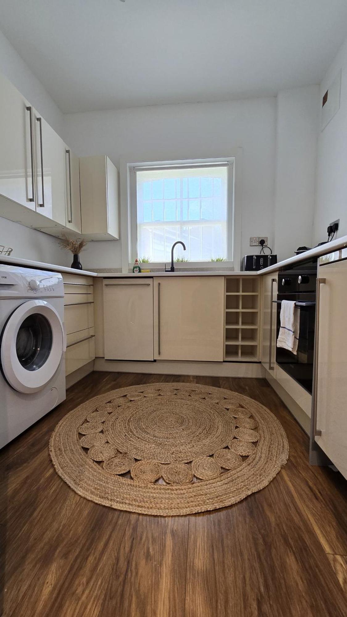 Spacious For 4 Flat Near Regents Park N2 Londen