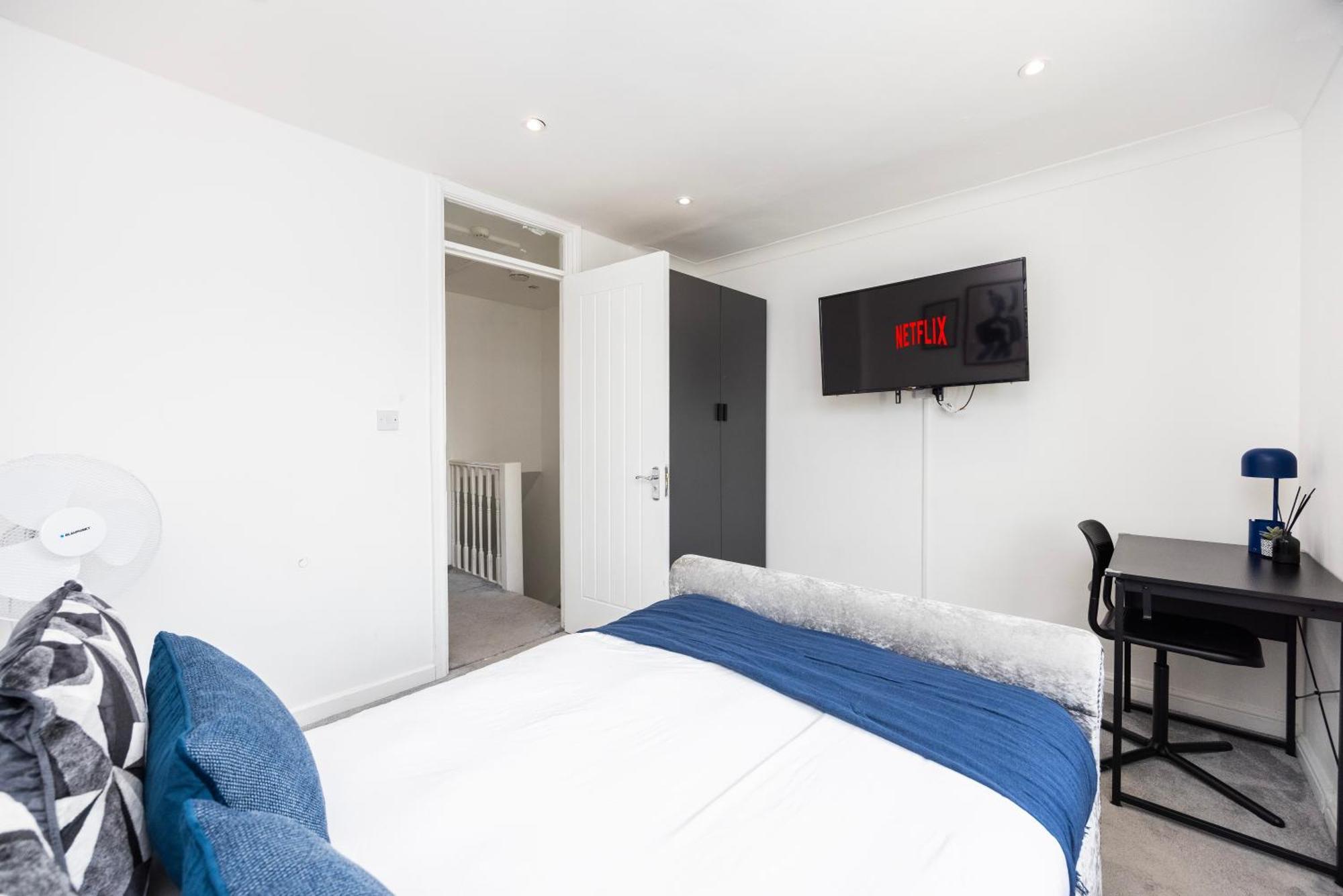 Stylish 2 Bedroom House With Garden Free Parking Smart Tv Near Canary Wharf *