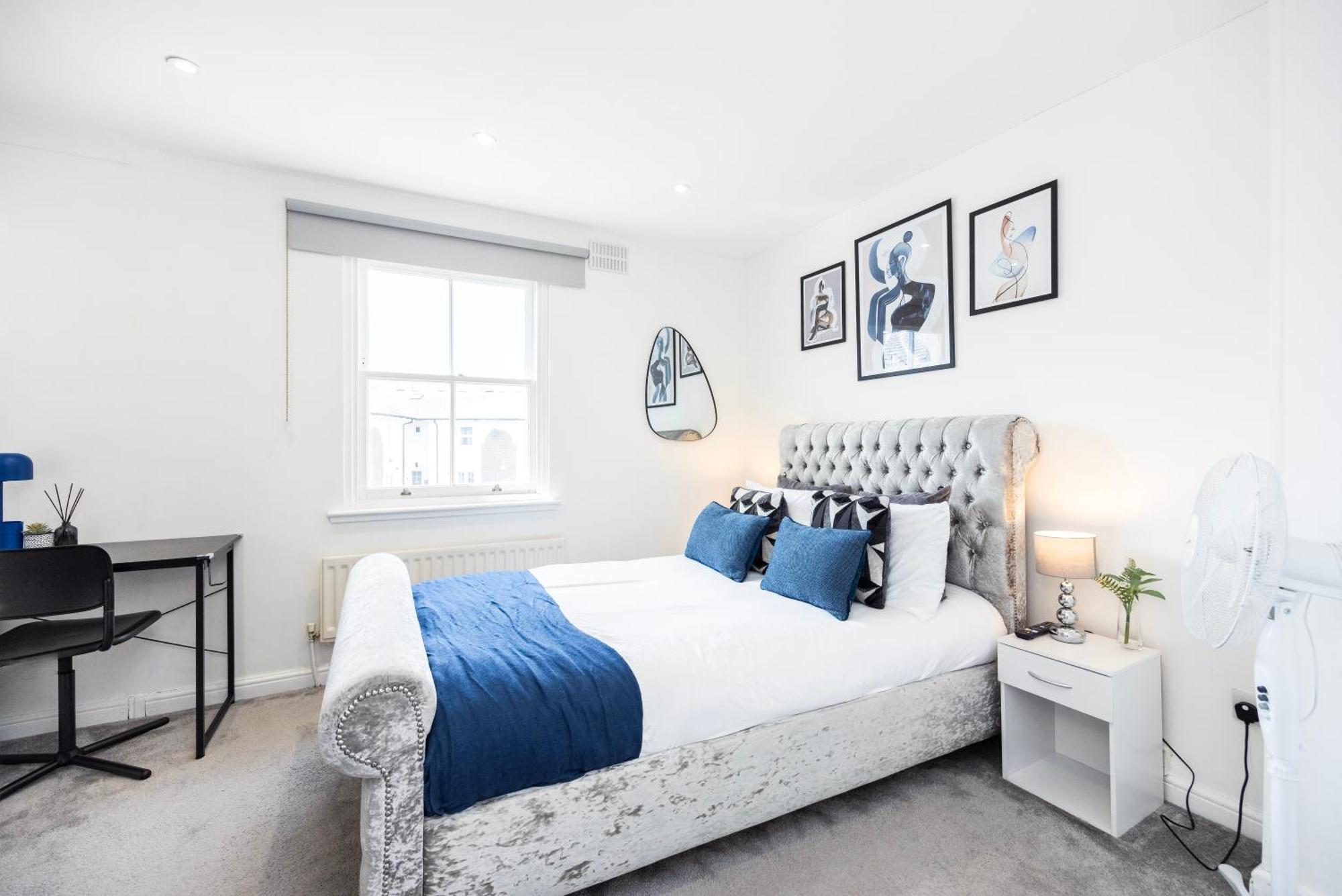 Stylish 2 Bedroom House With Garden Free Parking Smart Tv Near Canary Wharf London