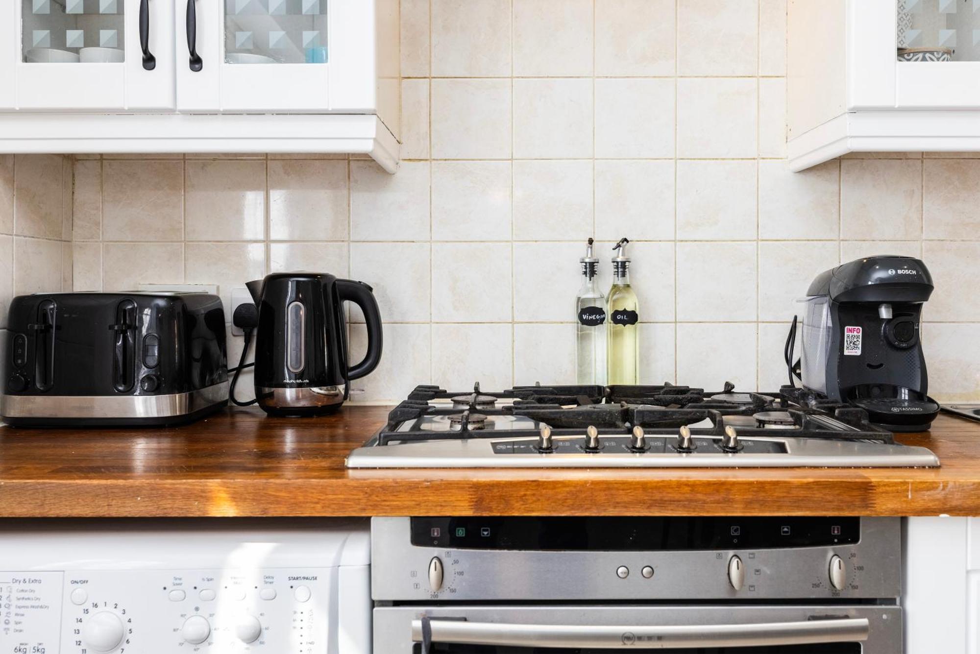 Holiday home Stylish 2 Bedroom House With Garden Free Parking Smart Tv Near Canary Wharf London