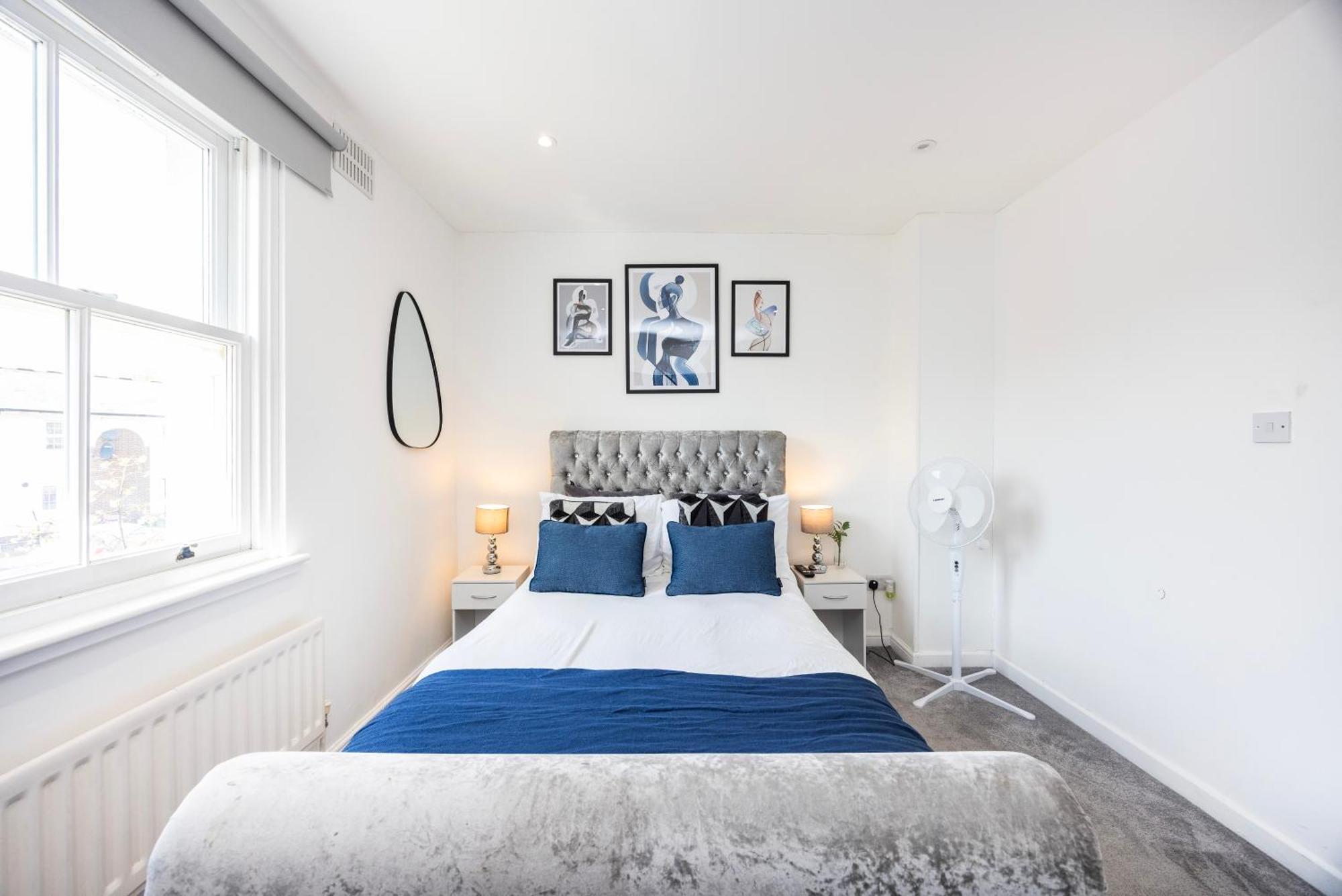 Holiday home Stylish 2 Bedroom House With Garden Free Parking Smart Tv Near Canary Wharf