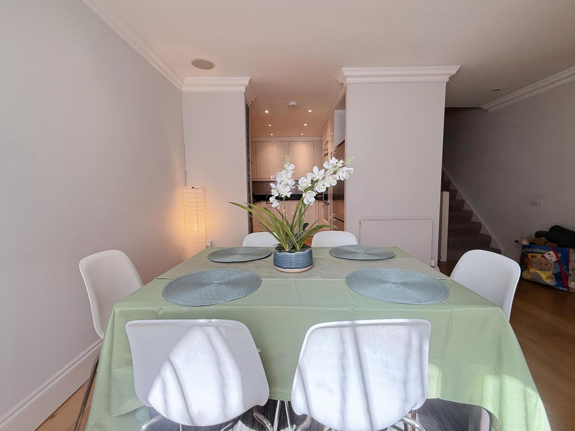 Villa Spacious And Cosy 3brs 5f House In Heart Of London