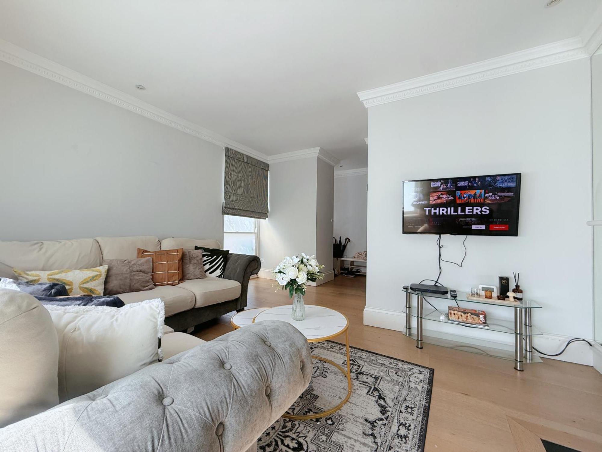 Spacious And Cosy 3brs 5f House In Heart Of * Londen