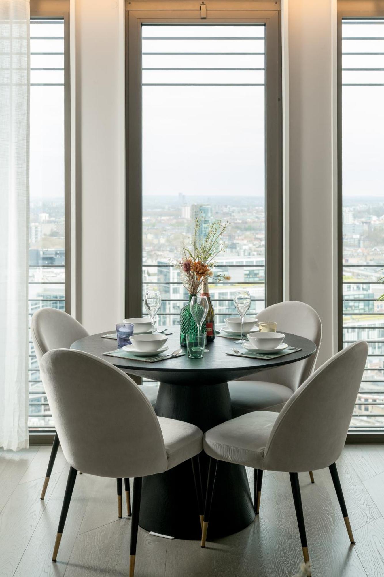 View Penthouse Of Near Liverpool St Apartment