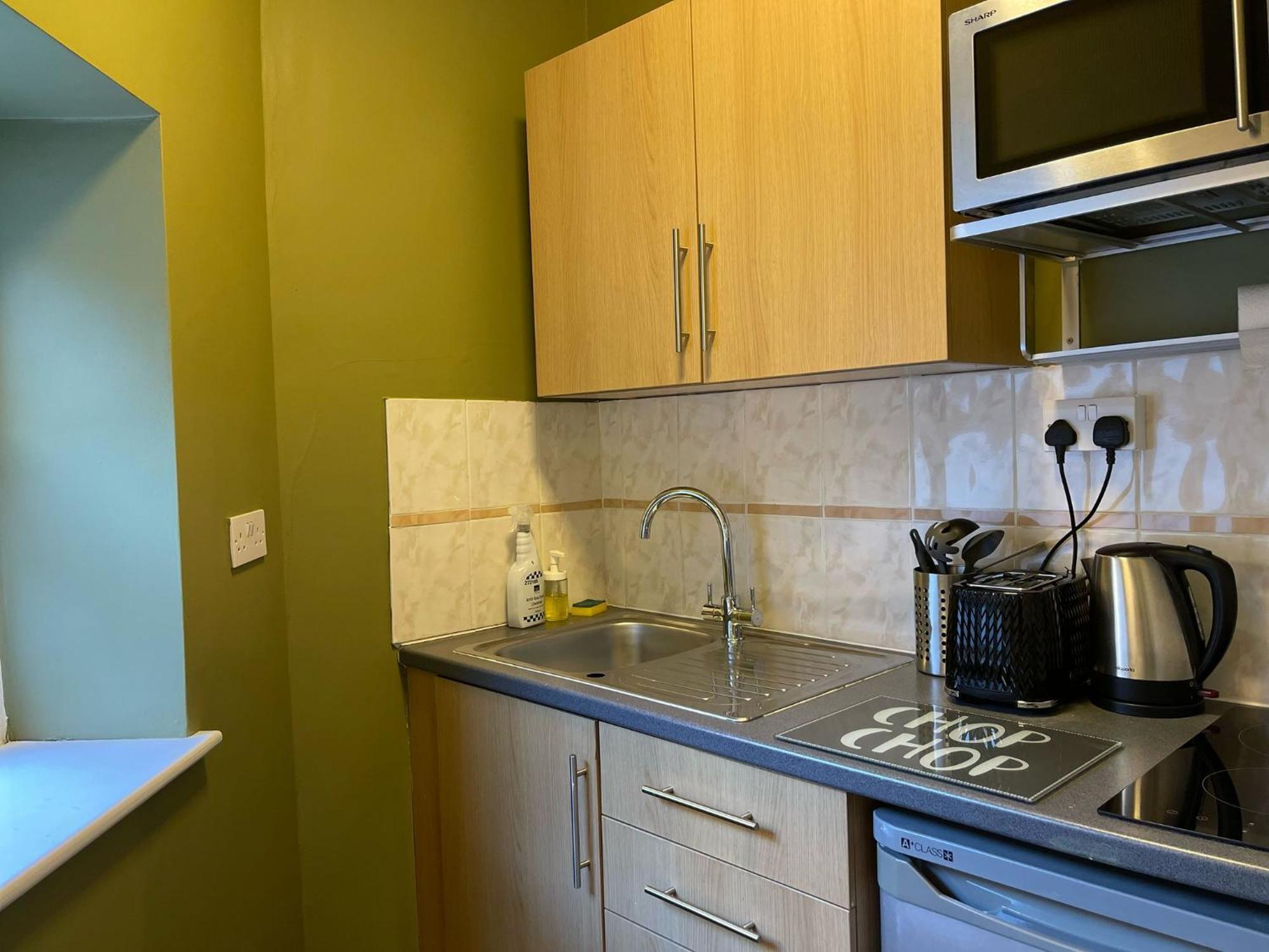 Quiet Triple Studio, King's Cross Apartment London