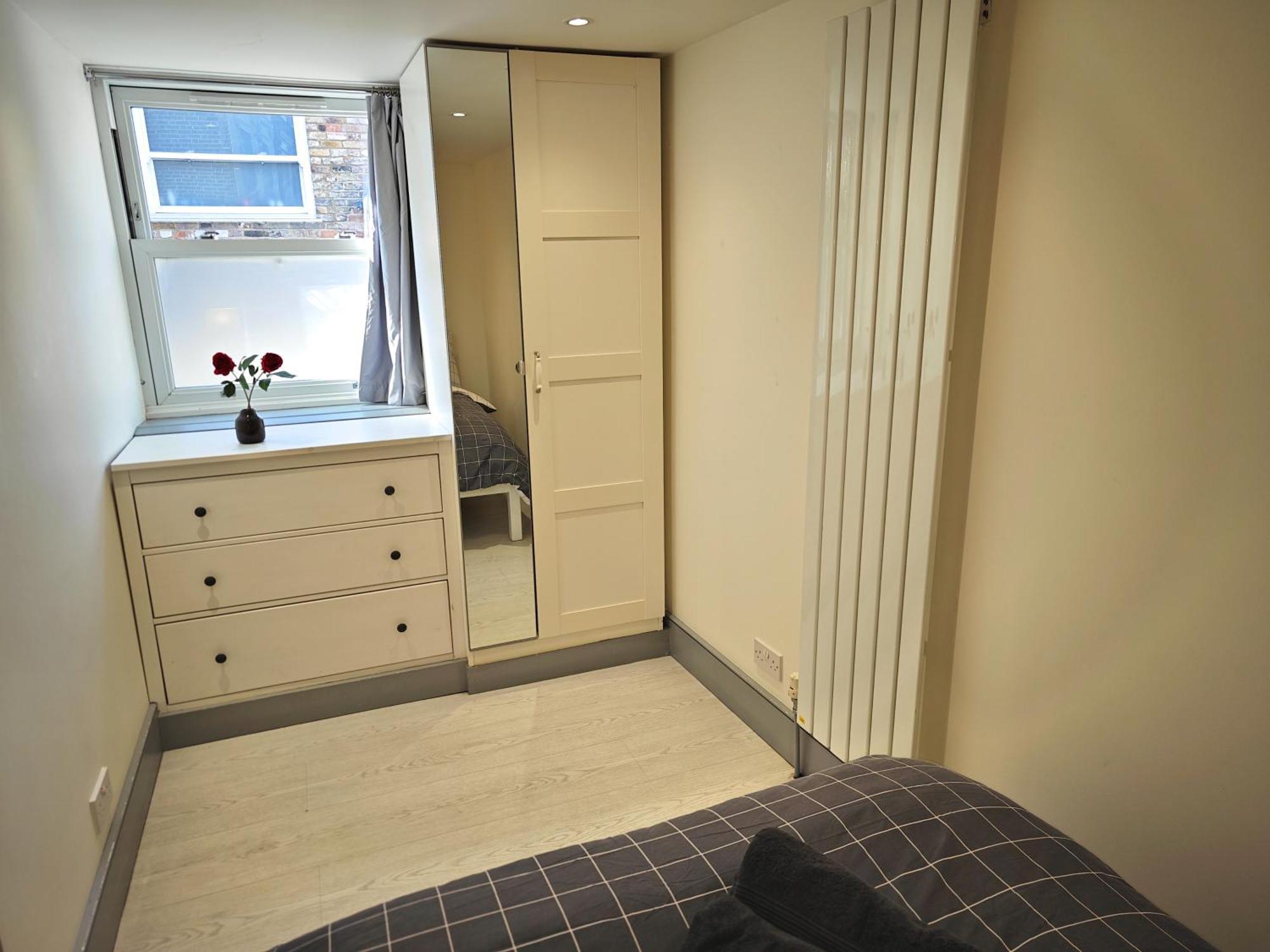 Bright 2 Bedroom Flat With Patio 10 Min To Camden Market Apartment