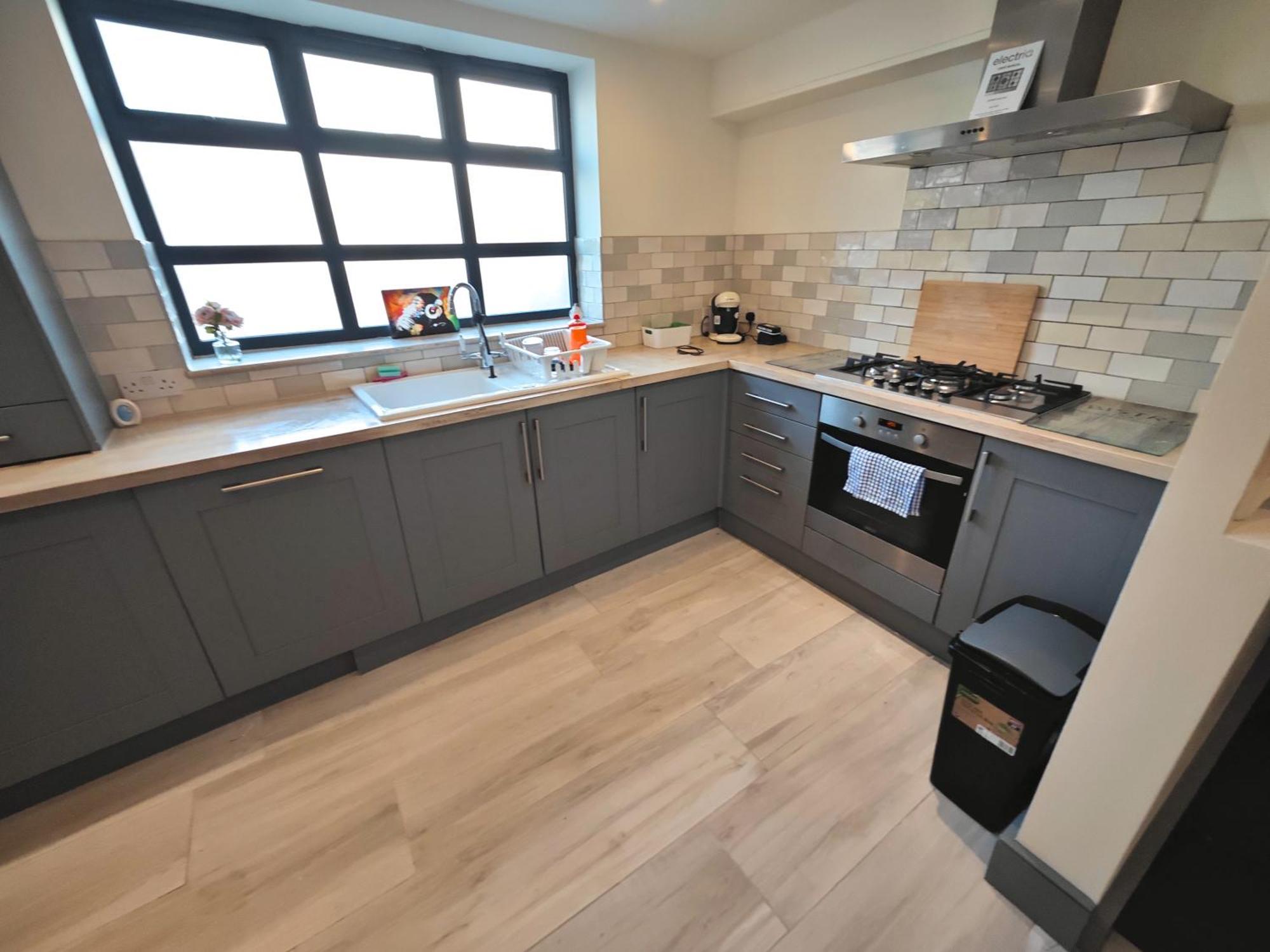 Bright 2 Bedroom Flat With Patio 10 Min To Camden Market Apartment