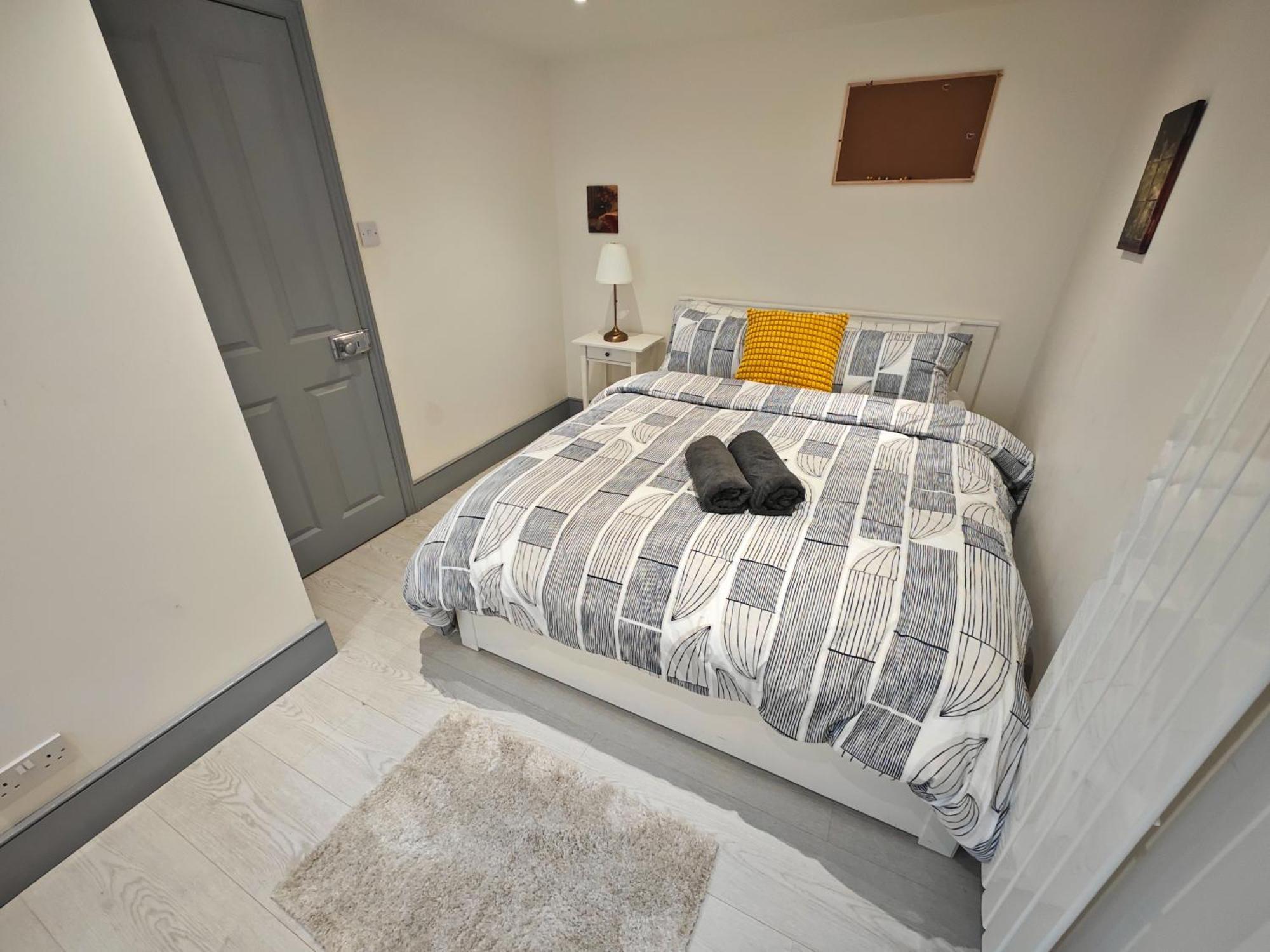 Bright 2 Bedroom Flat With Patio 10 Min To Camden Market